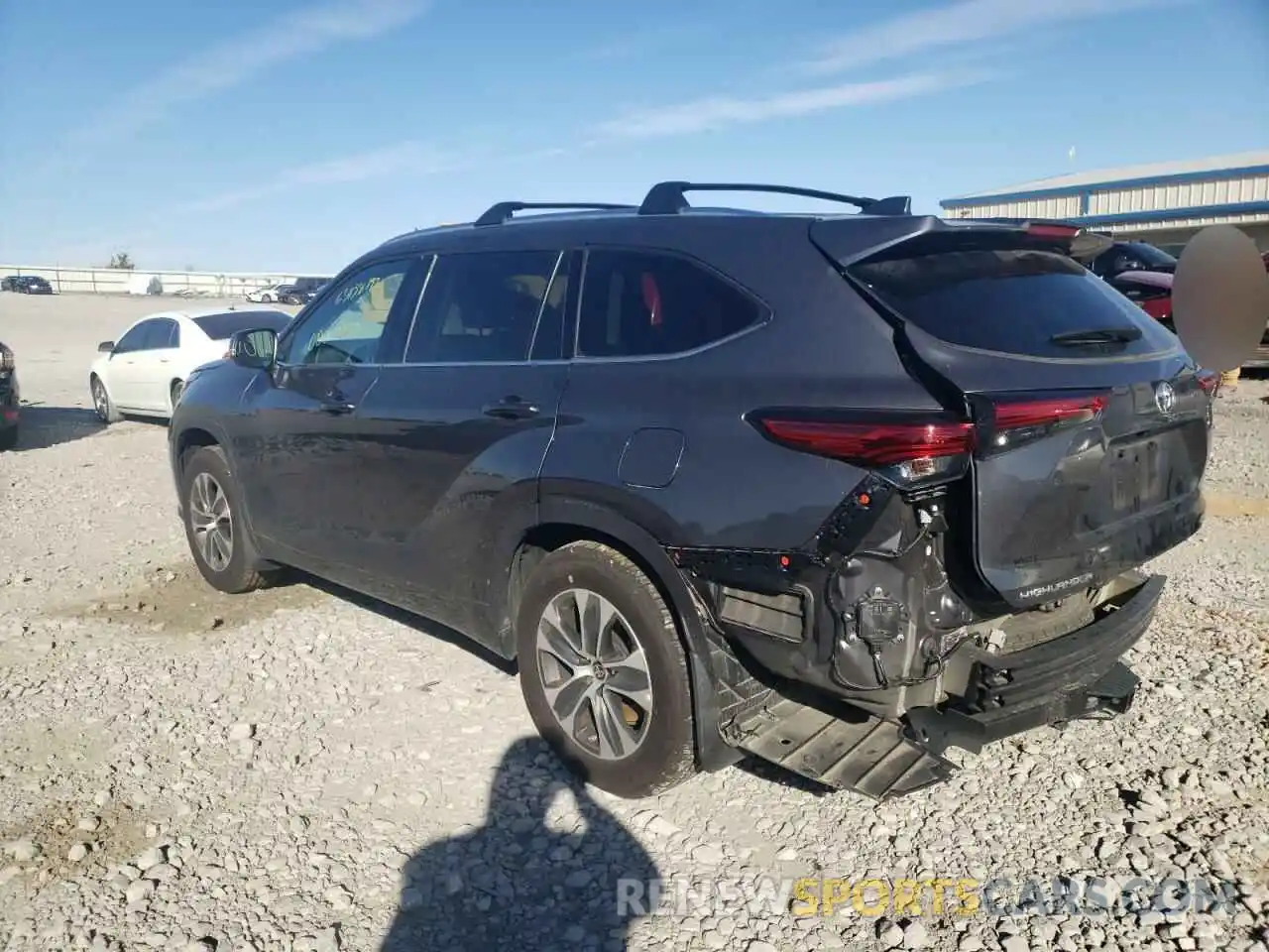 3 Photograph of a damaged car 5TDHZRAH8MS532682 TOYOTA HIGHLANDER 2021