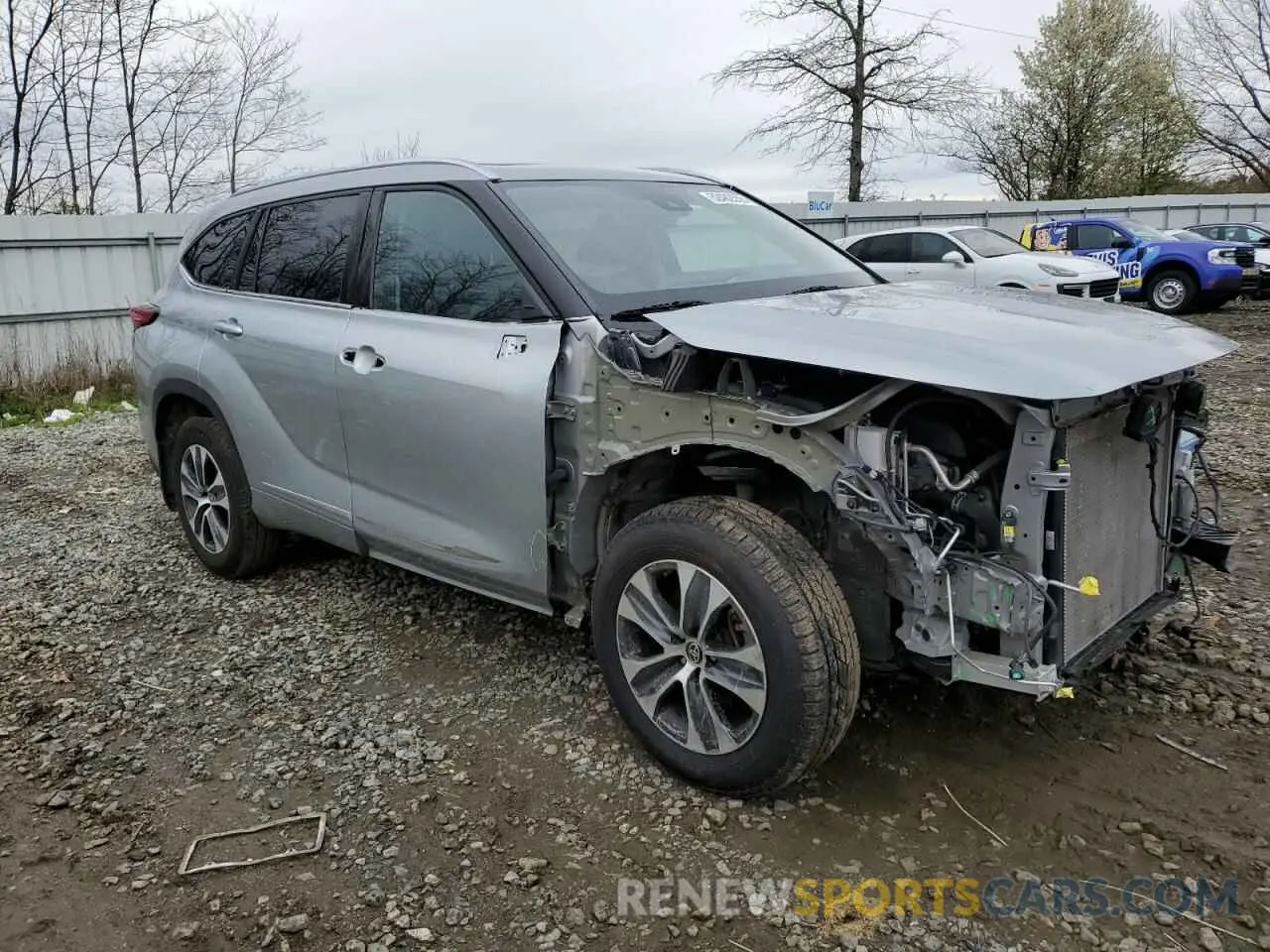 4 Photograph of a damaged car 5TDHZRBH0MS072027 TOYOTA HIGHLANDER 2021