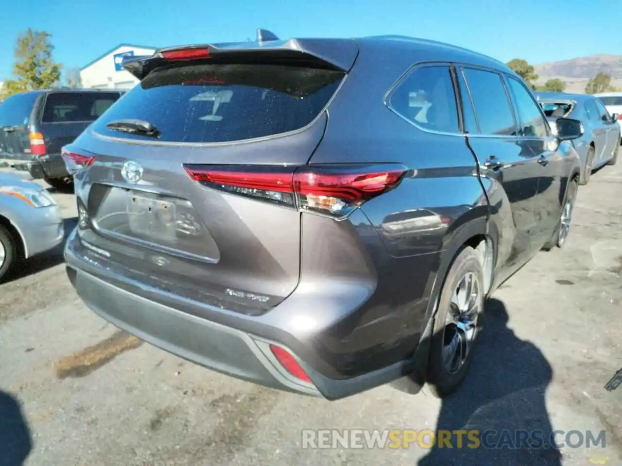 4 Photograph of a damaged car 5TDHZRBH0MS077020 TOYOTA HIGHLANDER 2021