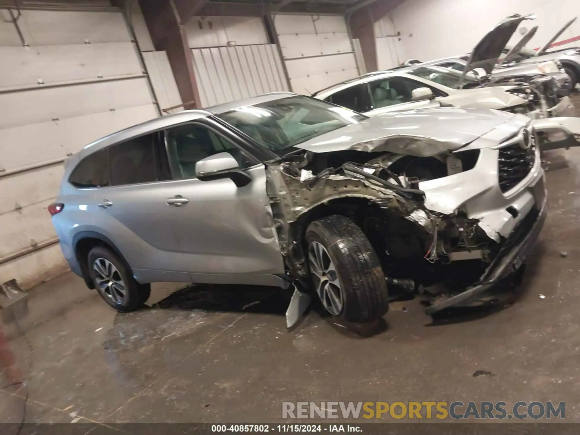 14 Photograph of a damaged car 5TDHZRBH1MS097194 TOYOTA HIGHLANDER 2021