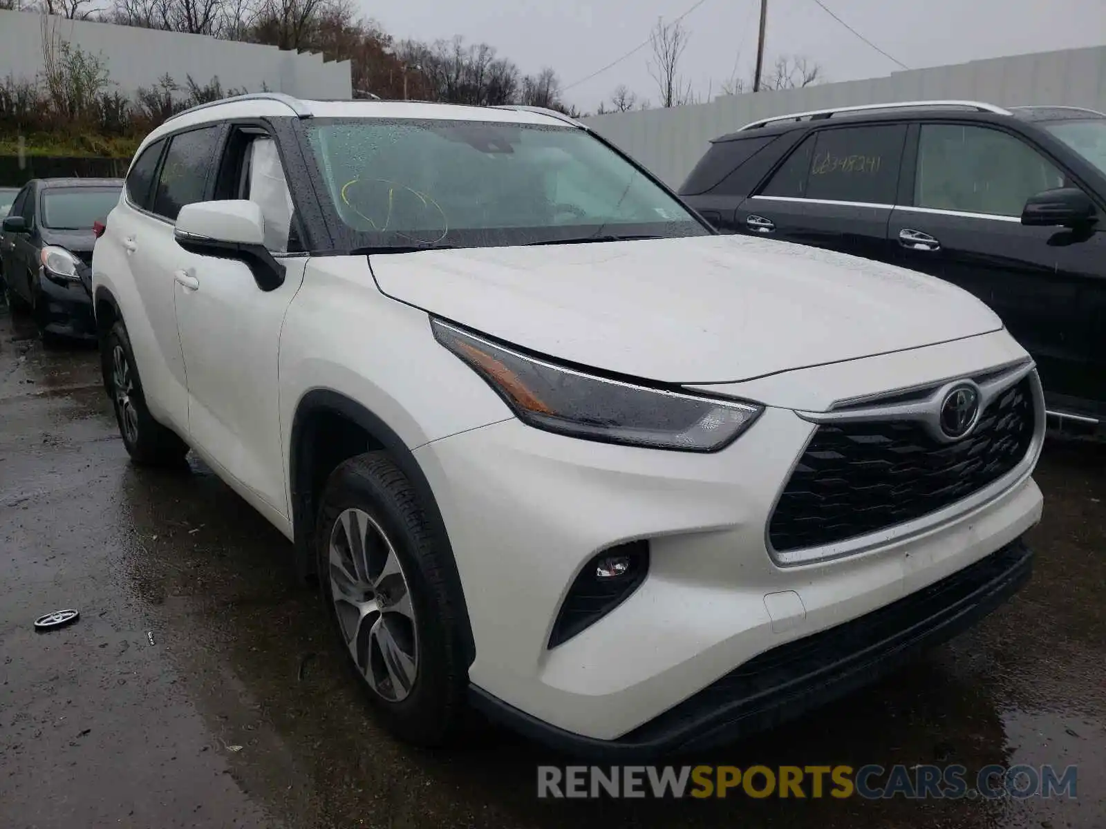 1 Photograph of a damaged car 5TDHZRBH2MS094188 TOYOTA HIGHLANDER 2021