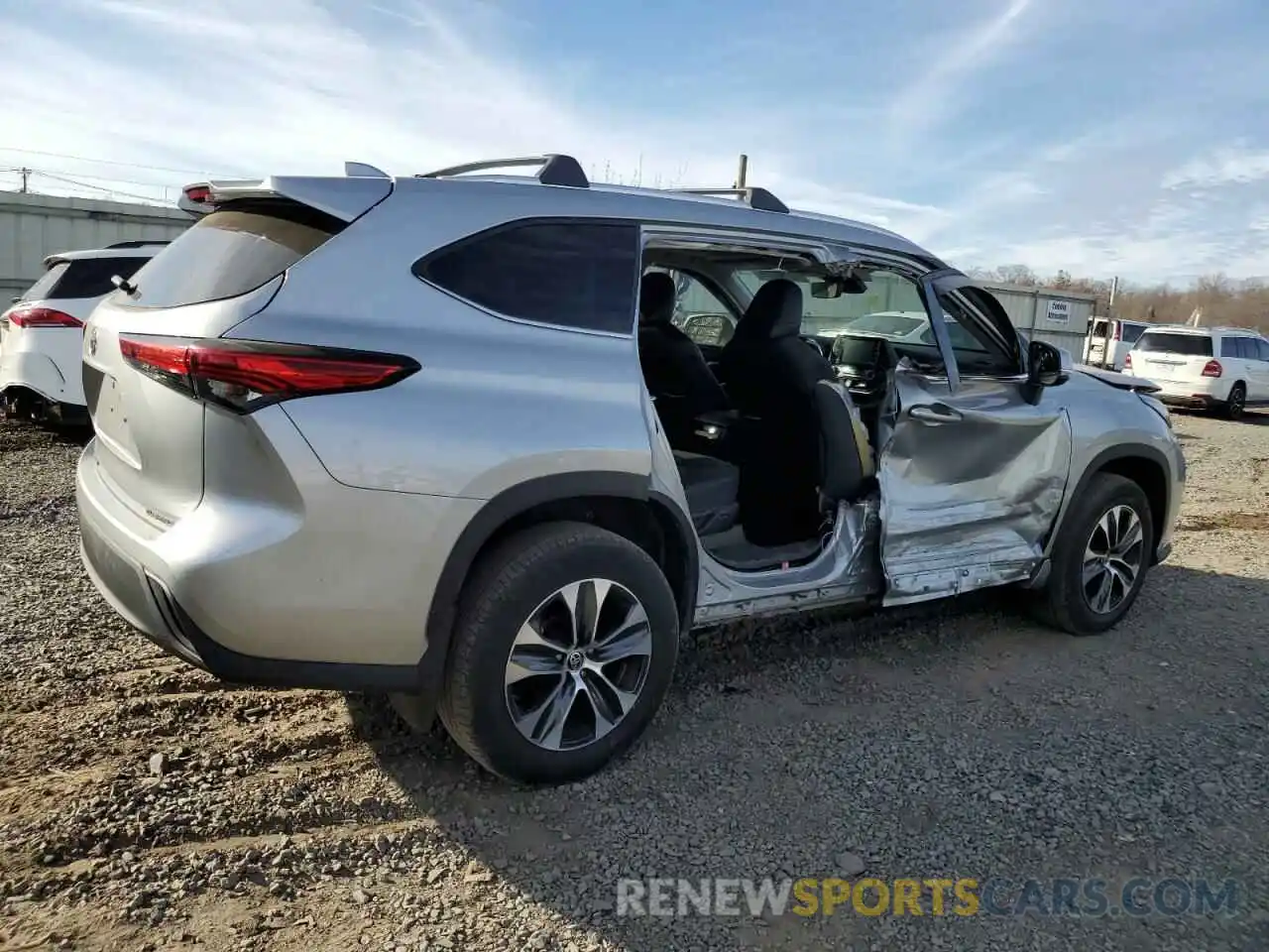 3 Photograph of a damaged car 5TDHZRBH2MS114830 TOYOTA HIGHLANDER 2021