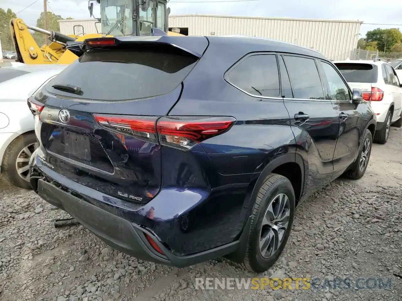 4 Photograph of a damaged car 5TDHZRBH2MS116612 TOYOTA HIGHLANDER 2021