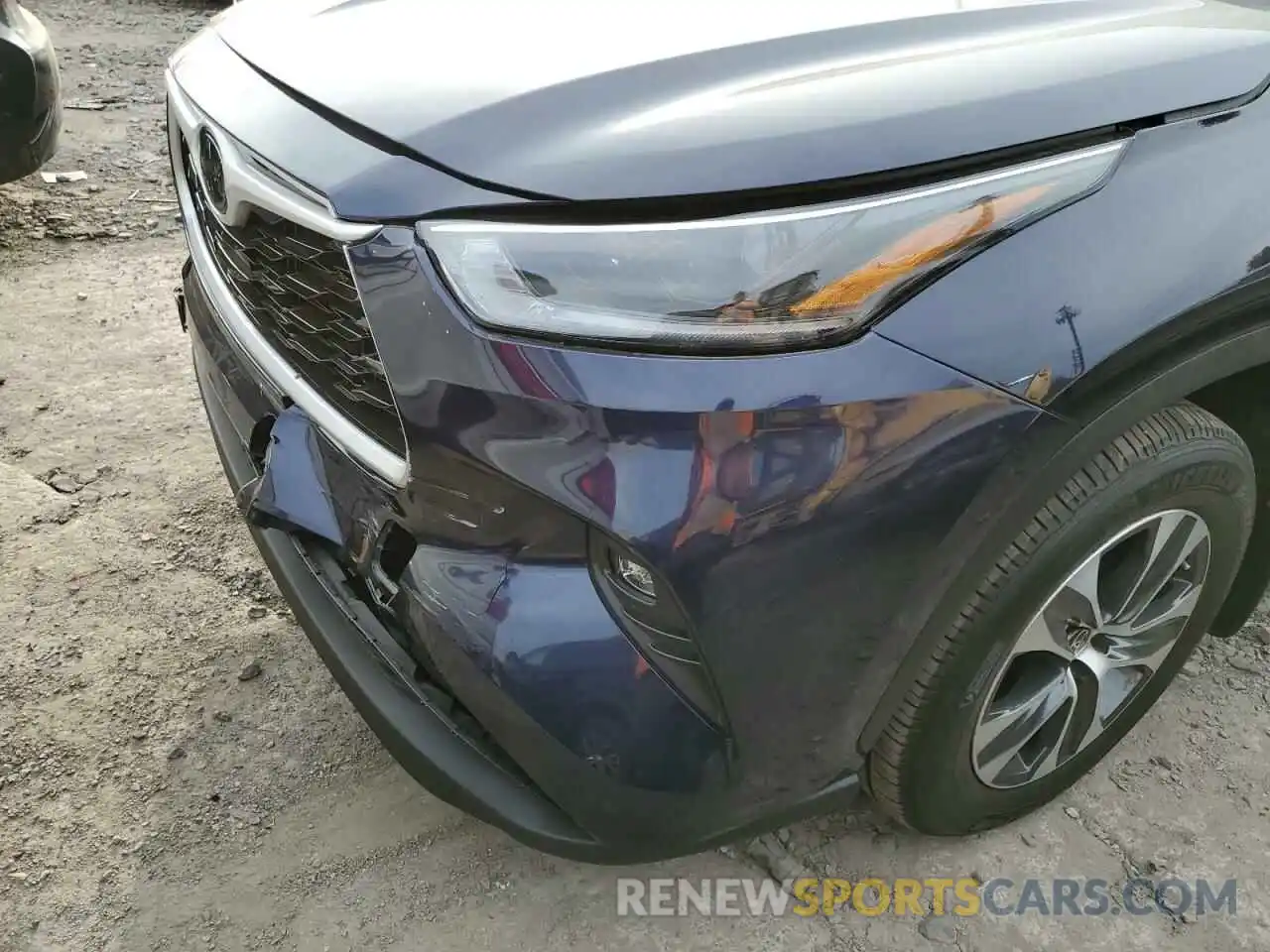 9 Photograph of a damaged car 5TDHZRBH2MS116612 TOYOTA HIGHLANDER 2021