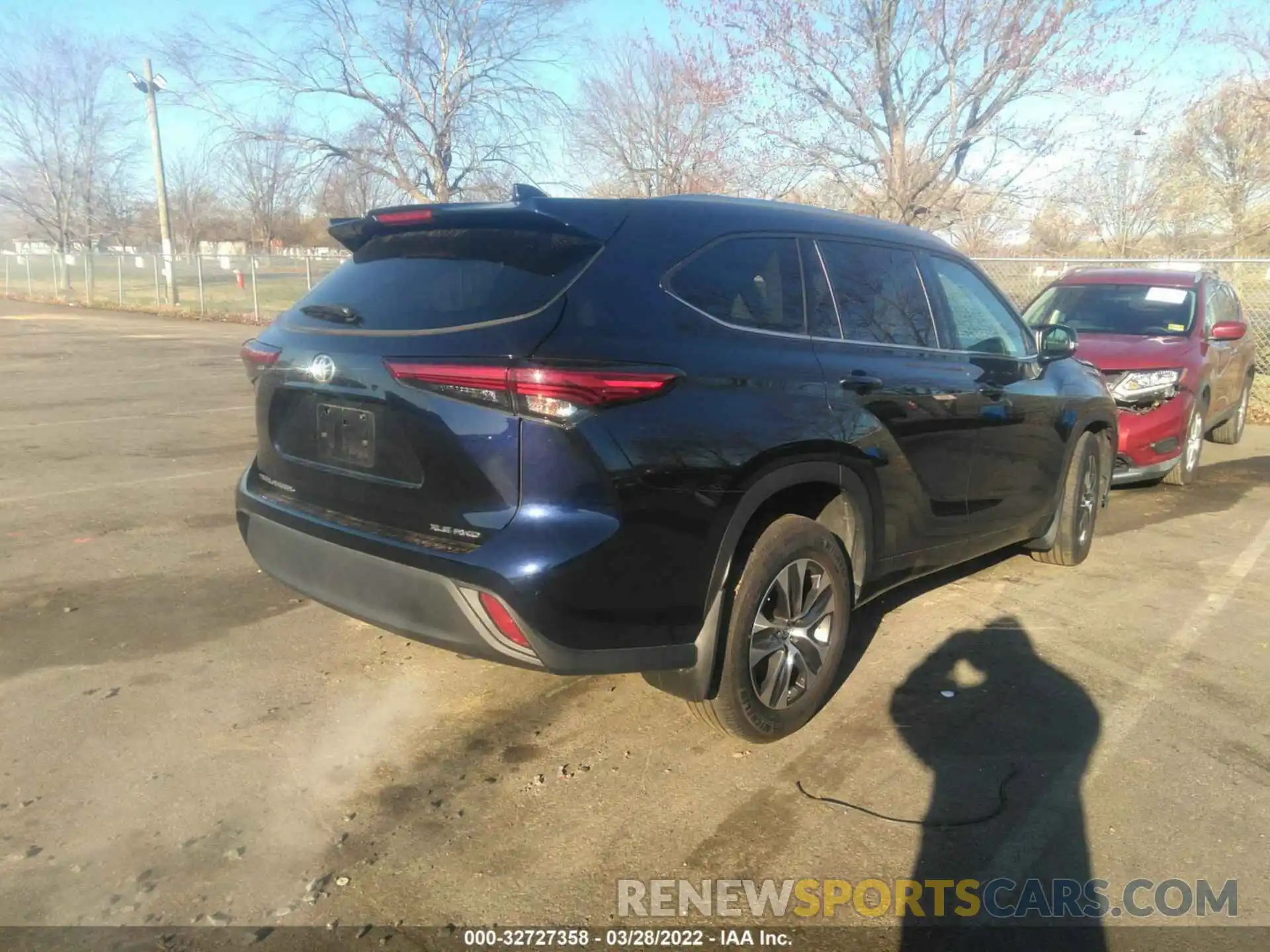 4 Photograph of a damaged car 5TDHZRBH2MS119574 TOYOTA HIGHLANDER 2021