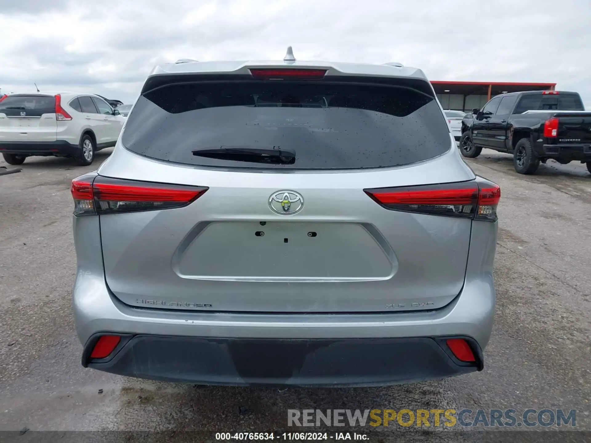 17 Photograph of a damaged car 5TDHZRBH2MS535768 TOYOTA HIGHLANDER 2021