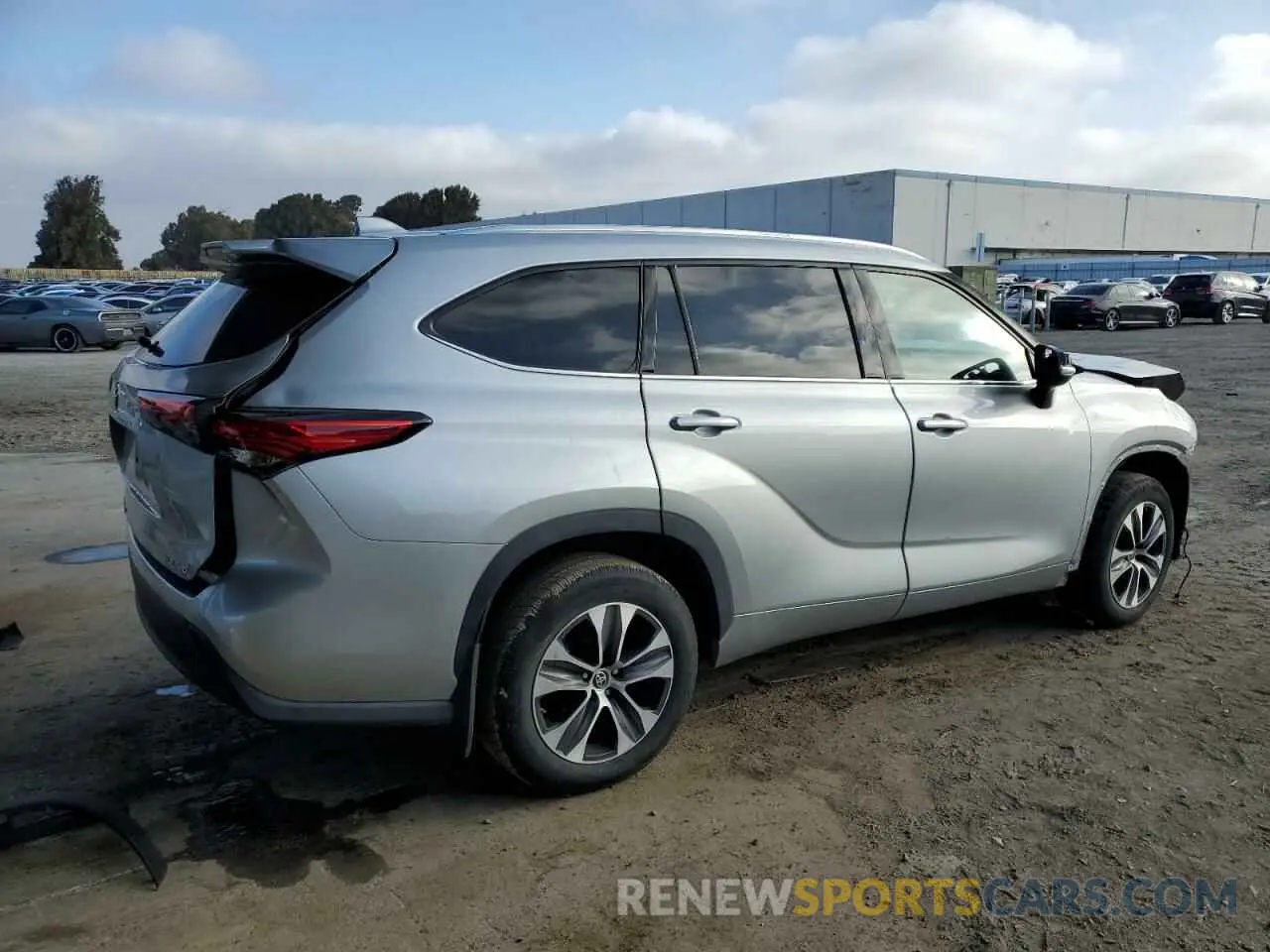 3 Photograph of a damaged car 5TDHZRBH2MS555177 TOYOTA HIGHLANDER 2021