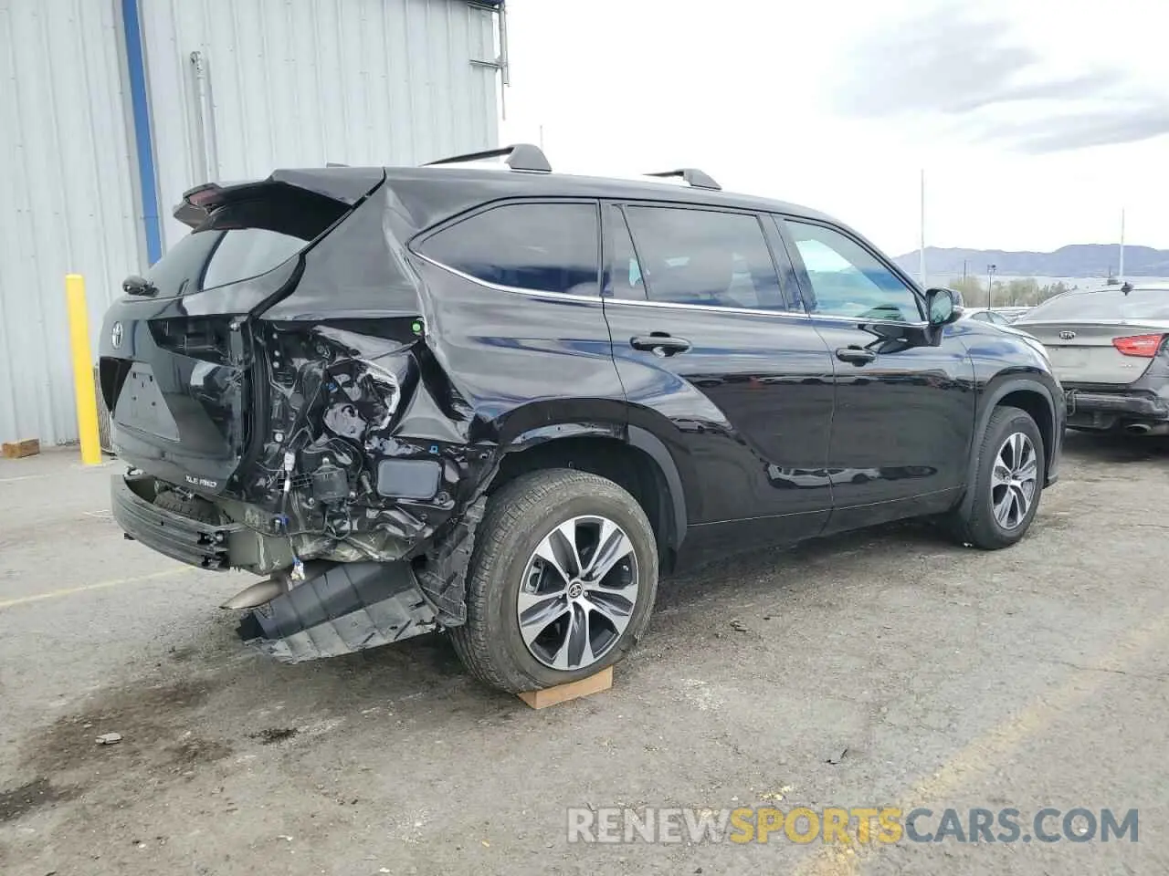 3 Photograph of a damaged car 5TDHZRBH3MS077934 TOYOTA HIGHLANDER 2021