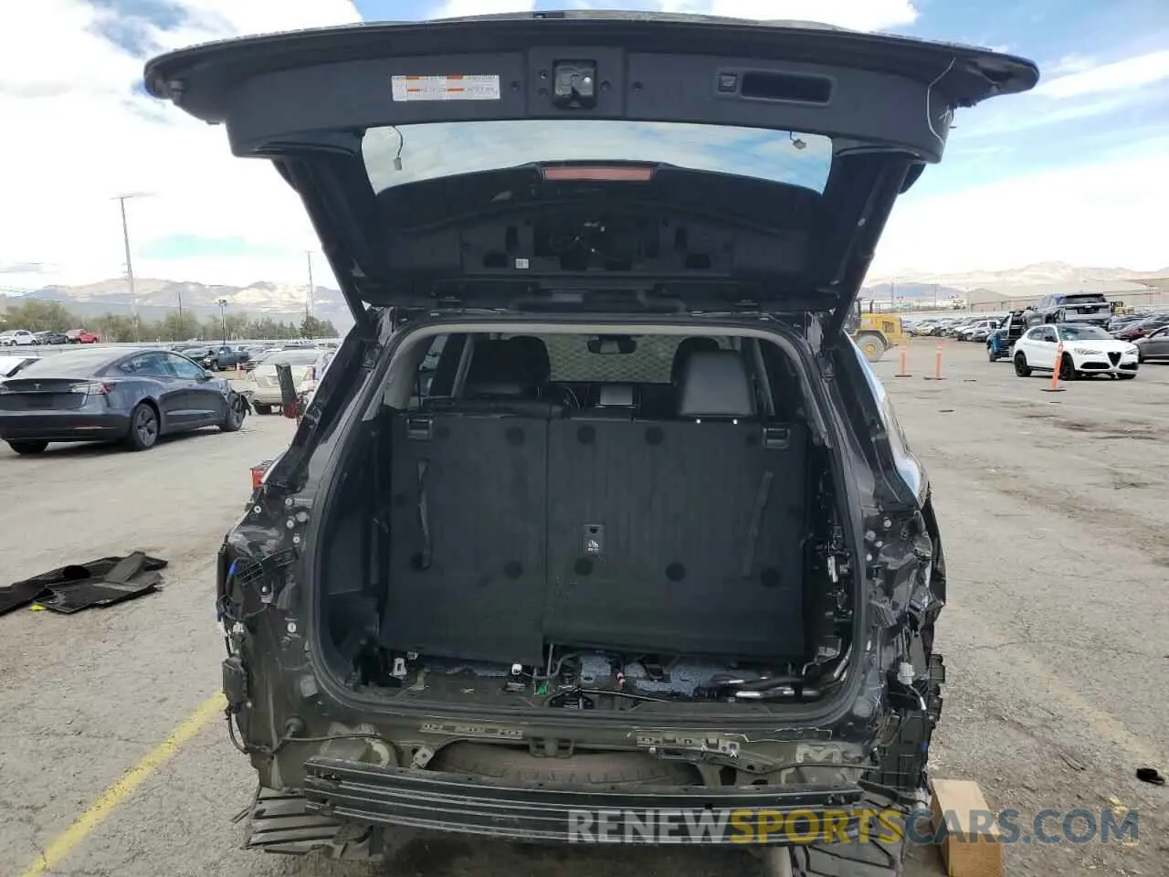 6 Photograph of a damaged car 5TDHZRBH3MS077934 TOYOTA HIGHLANDER 2021