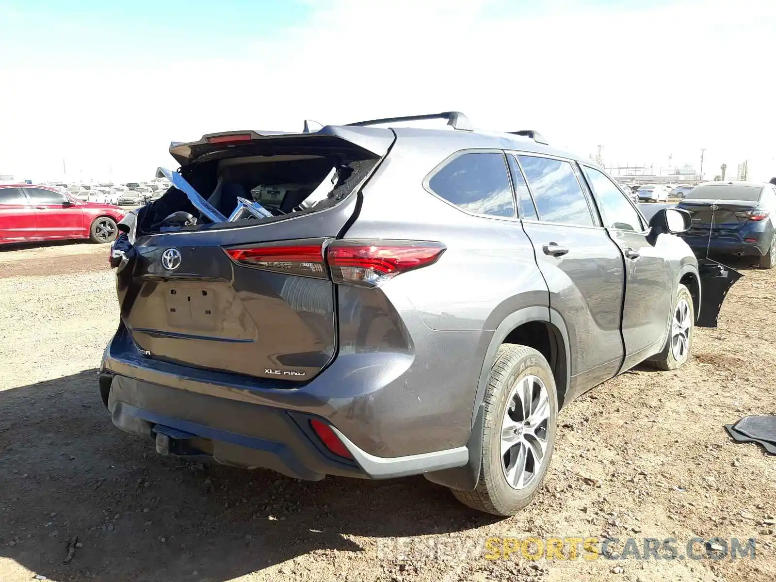 4 Photograph of a damaged car 5TDHZRBH3MS100760 TOYOTA HIGHLANDER 2021