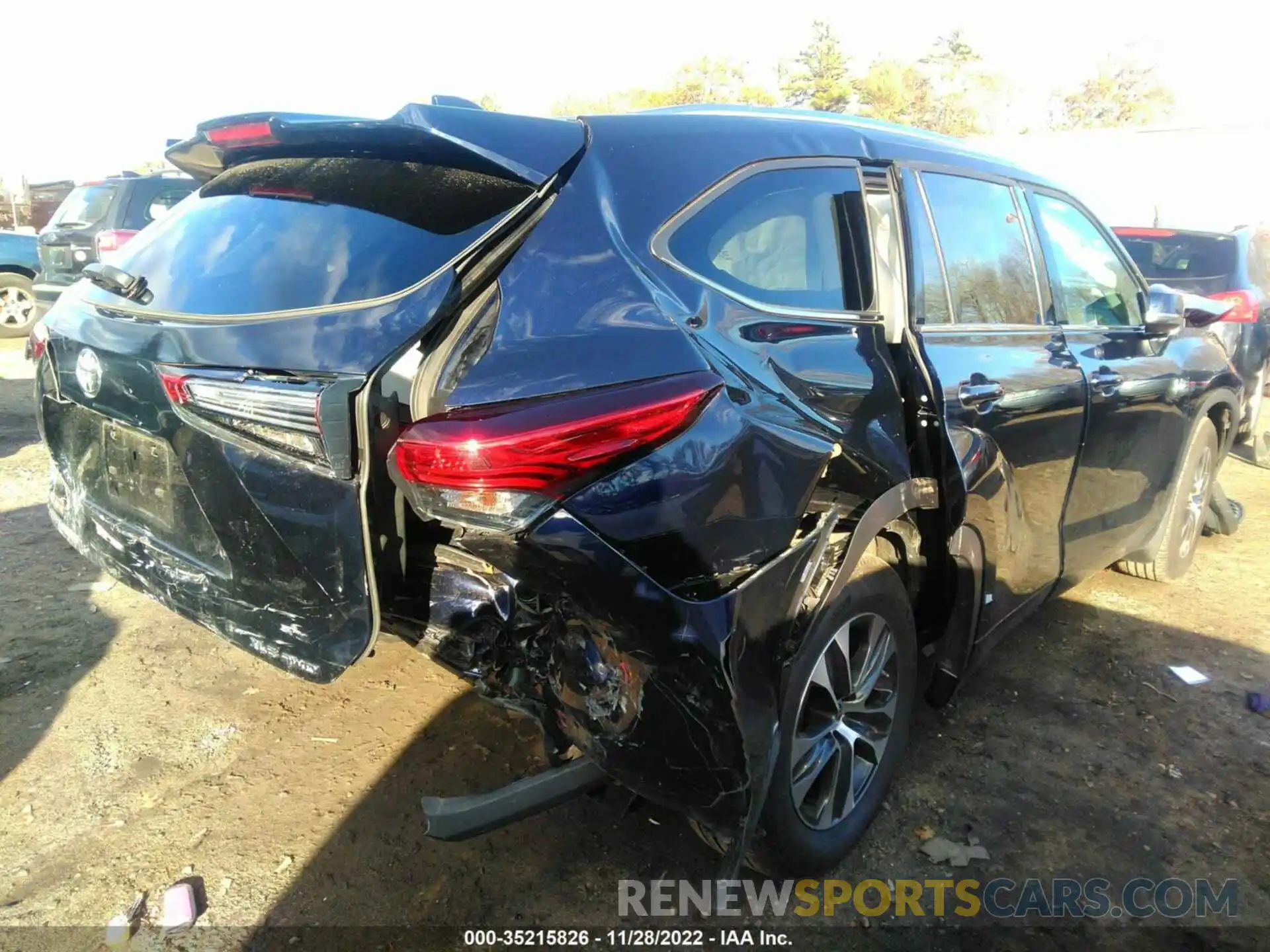 4 Photograph of a damaged car 5TDHZRBH3MS152020 TOYOTA HIGHLANDER 2021