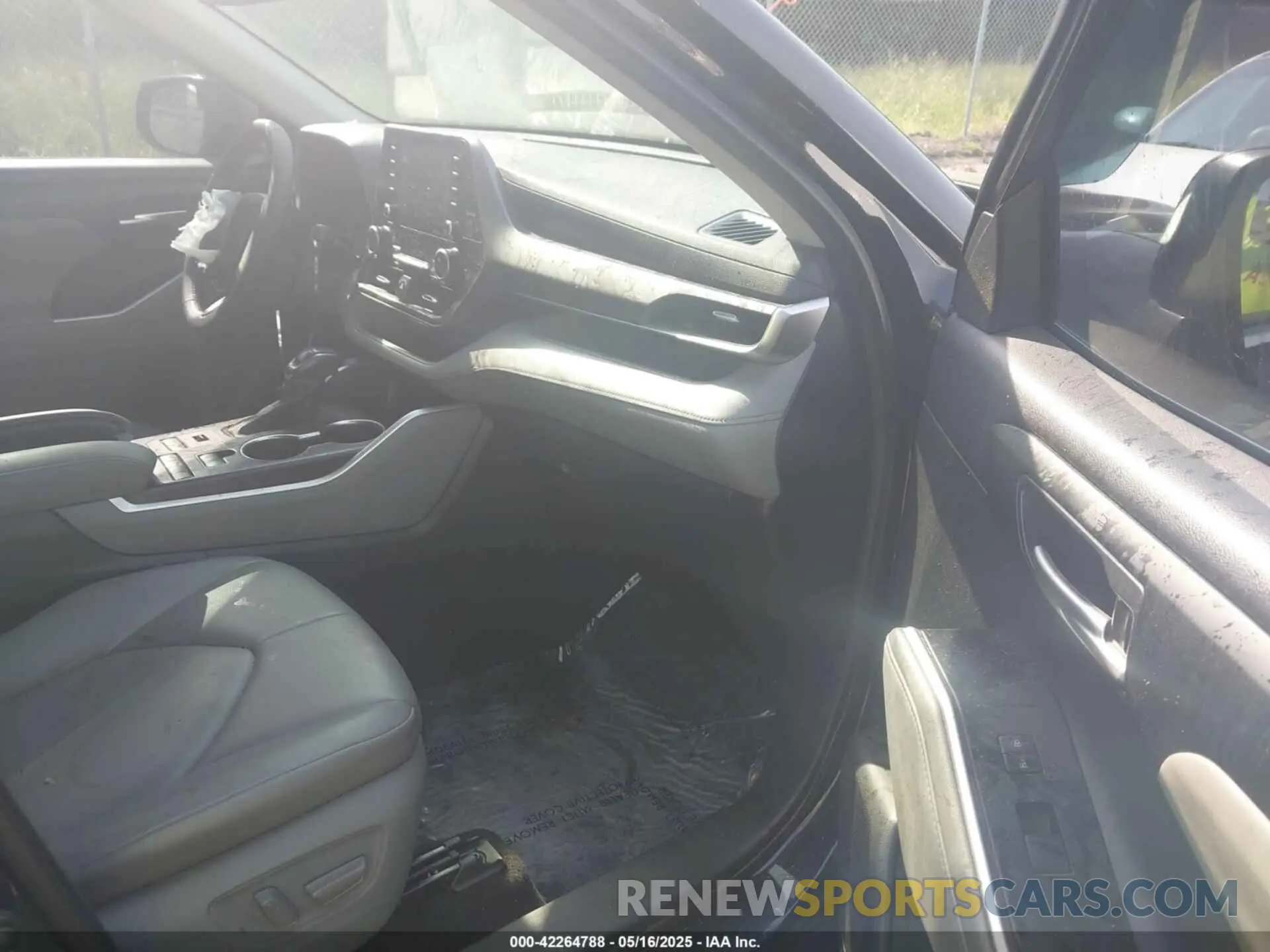 5 Photograph of a damaged car 5TDHZRBH3MS523919 TOYOTA HIGHLANDER 2021