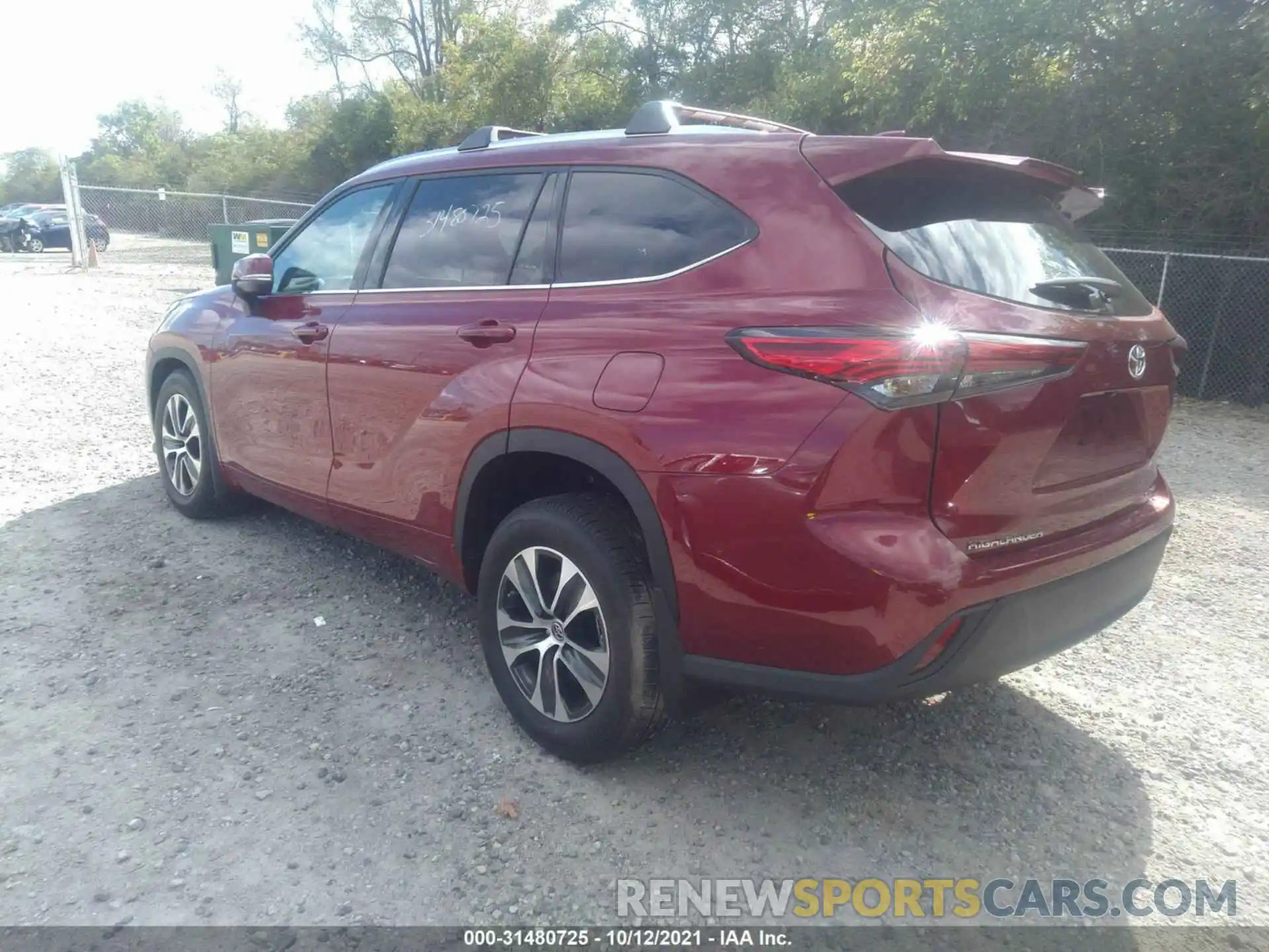 3 Photograph of a damaged car 5TDHZRBH3MS556161 TOYOTA HIGHLANDER 2021