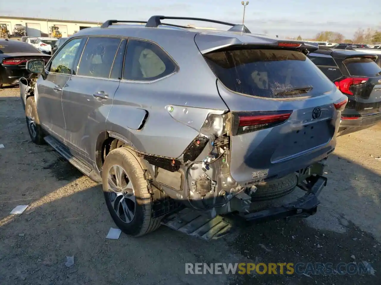 3 Photograph of a damaged car 5TDHZRBH4MS084214 TOYOTA HIGHLANDER 2021