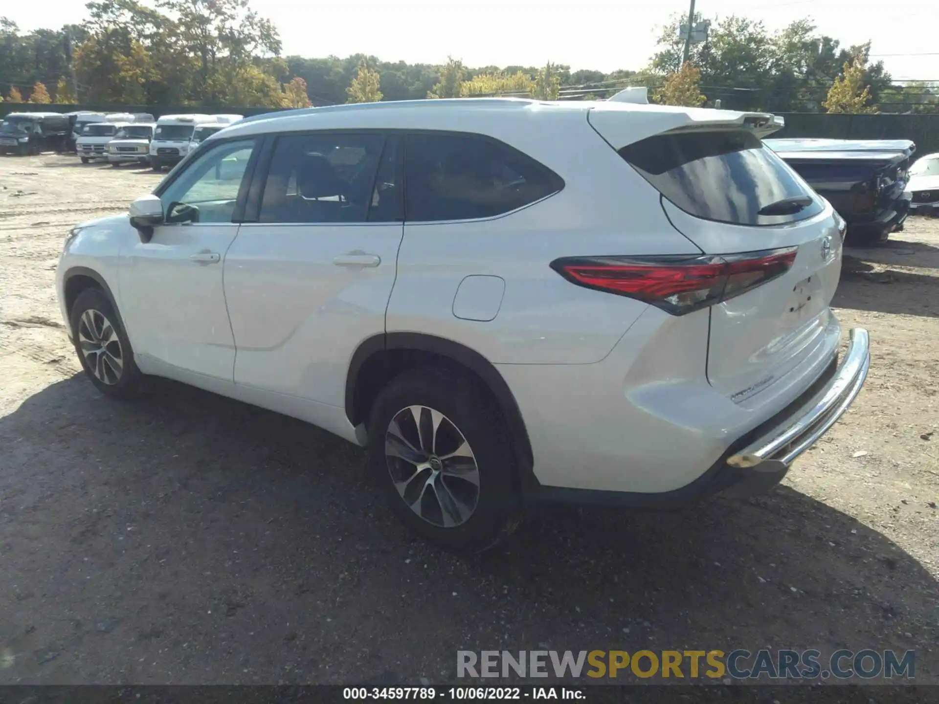 3 Photograph of a damaged car 5TDHZRBH4MS550403 TOYOTA HIGHLANDER 2021