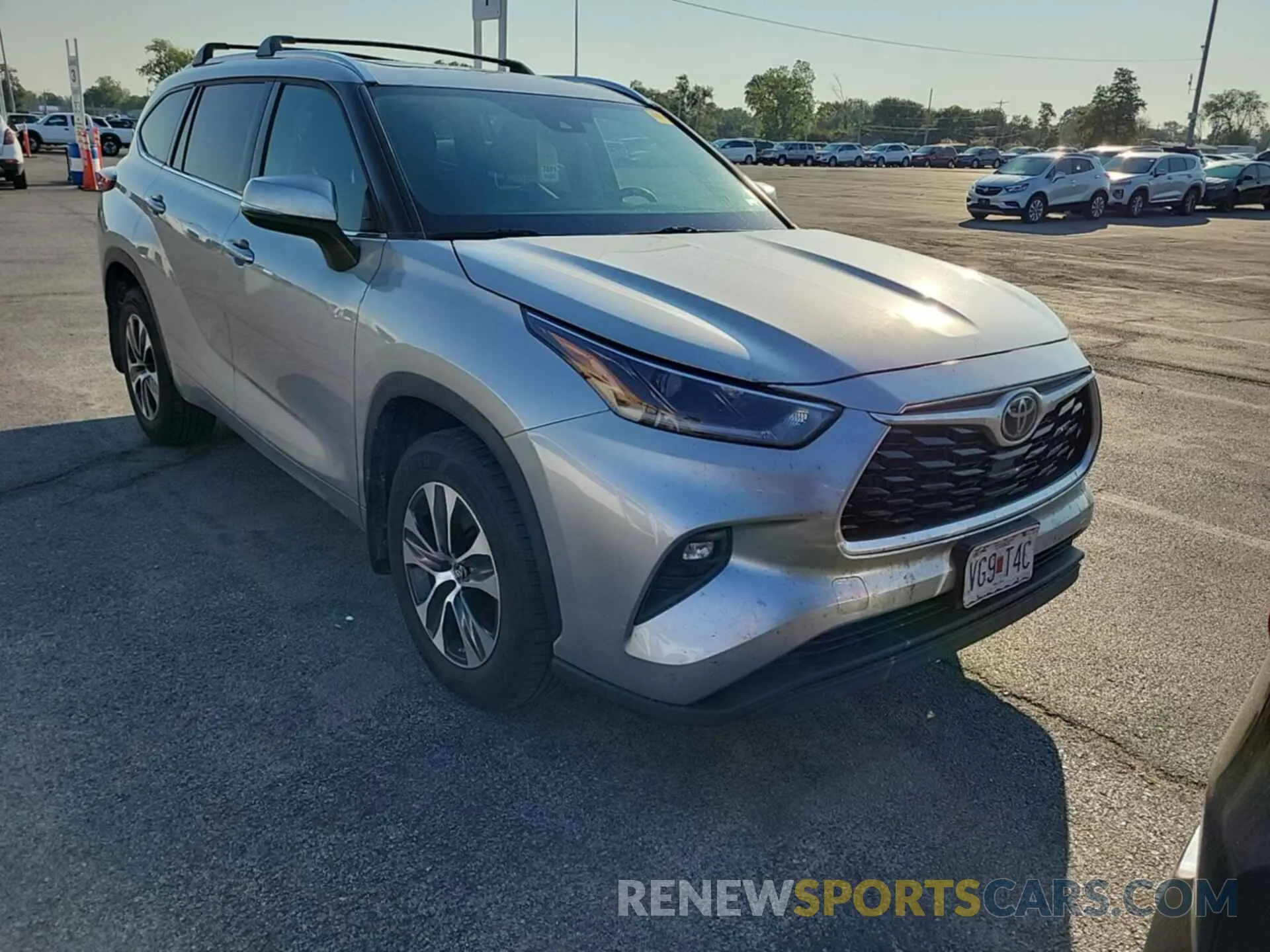 14 Photograph of a damaged car 5TDHZRBH4MS558078 TOYOTA HIGHLANDER 2021