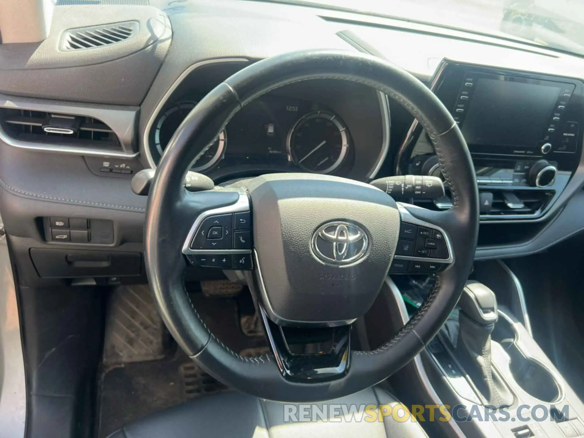 19 Photograph of a damaged car 5TDHZRBH4MS558078 TOYOTA HIGHLANDER 2021