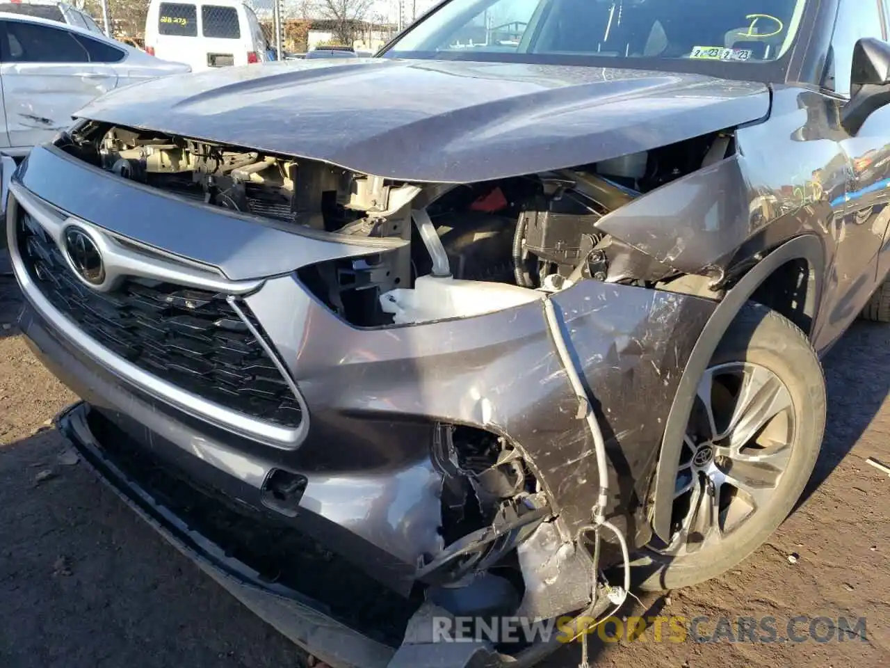 9 Photograph of a damaged car 5TDHZRBH5MS088742 TOYOTA HIGHLANDER 2021