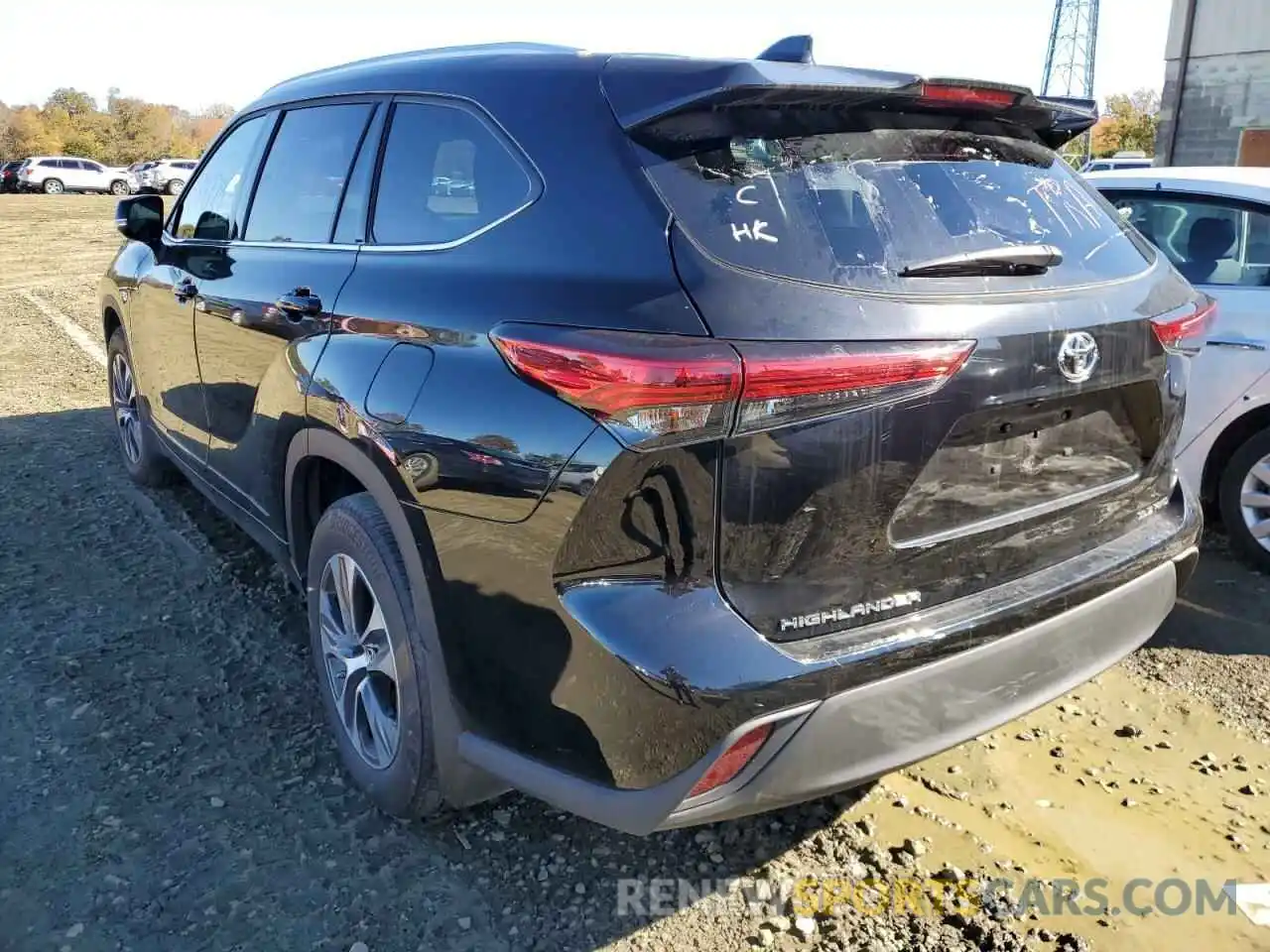 3 Photograph of a damaged car 5TDHZRBH5MS089941 TOYOTA HIGHLANDER 2021