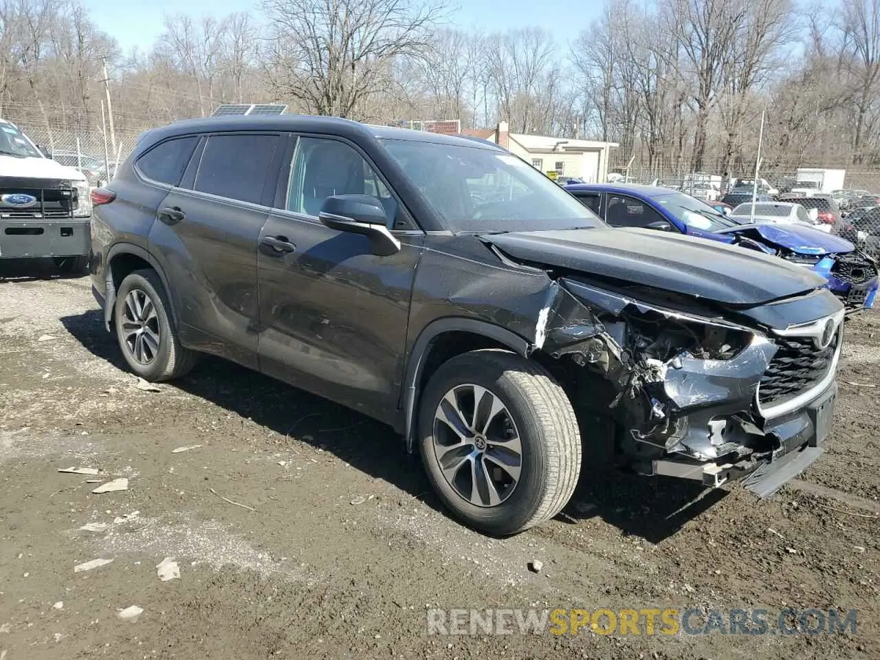 4 Photograph of a damaged car 5TDHZRBH5MS094640 TOYOTA HIGHLANDER 2021