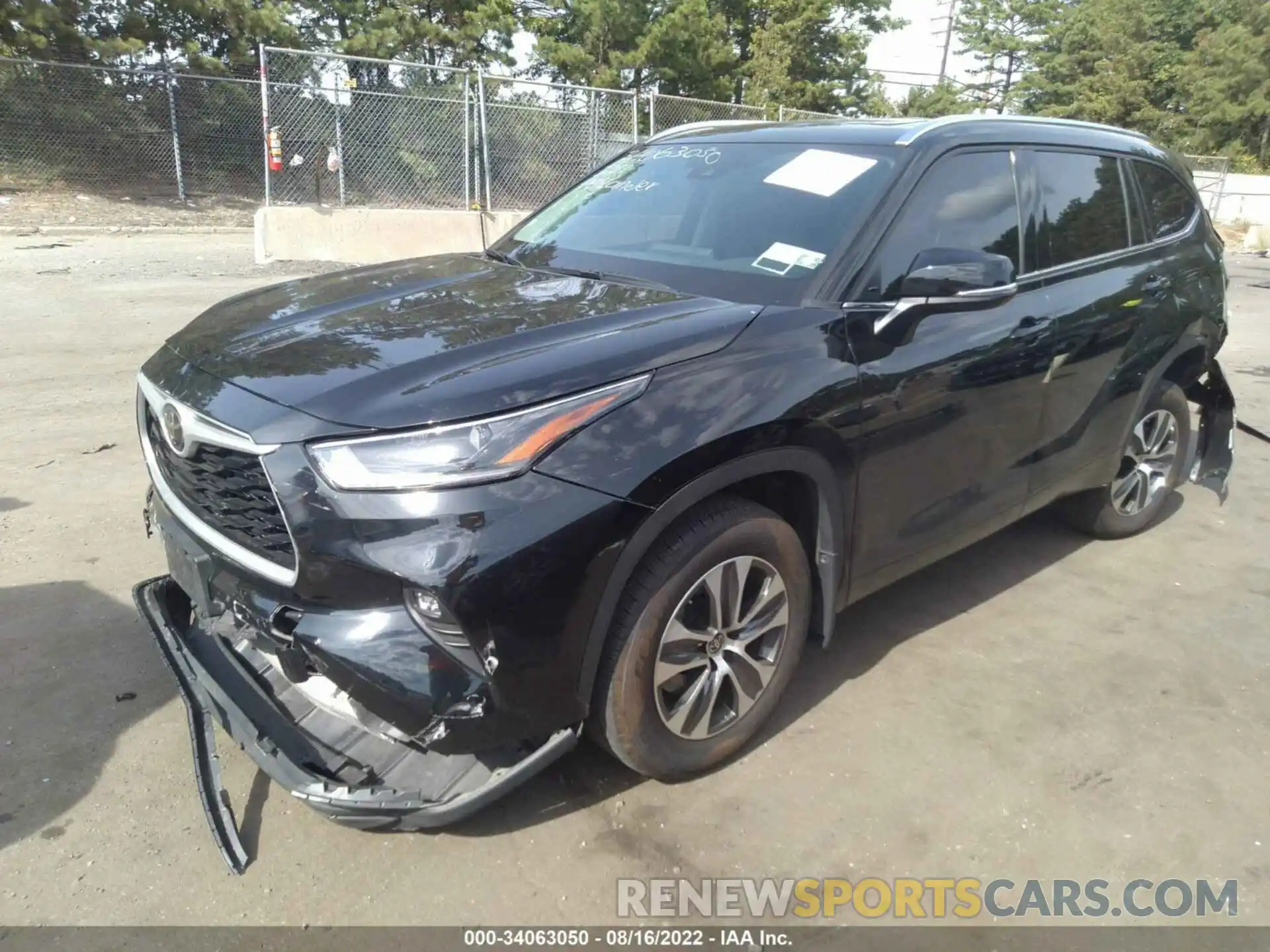 2 Photograph of a damaged car 5TDHZRBH5MS546425 TOYOTA HIGHLANDER 2021