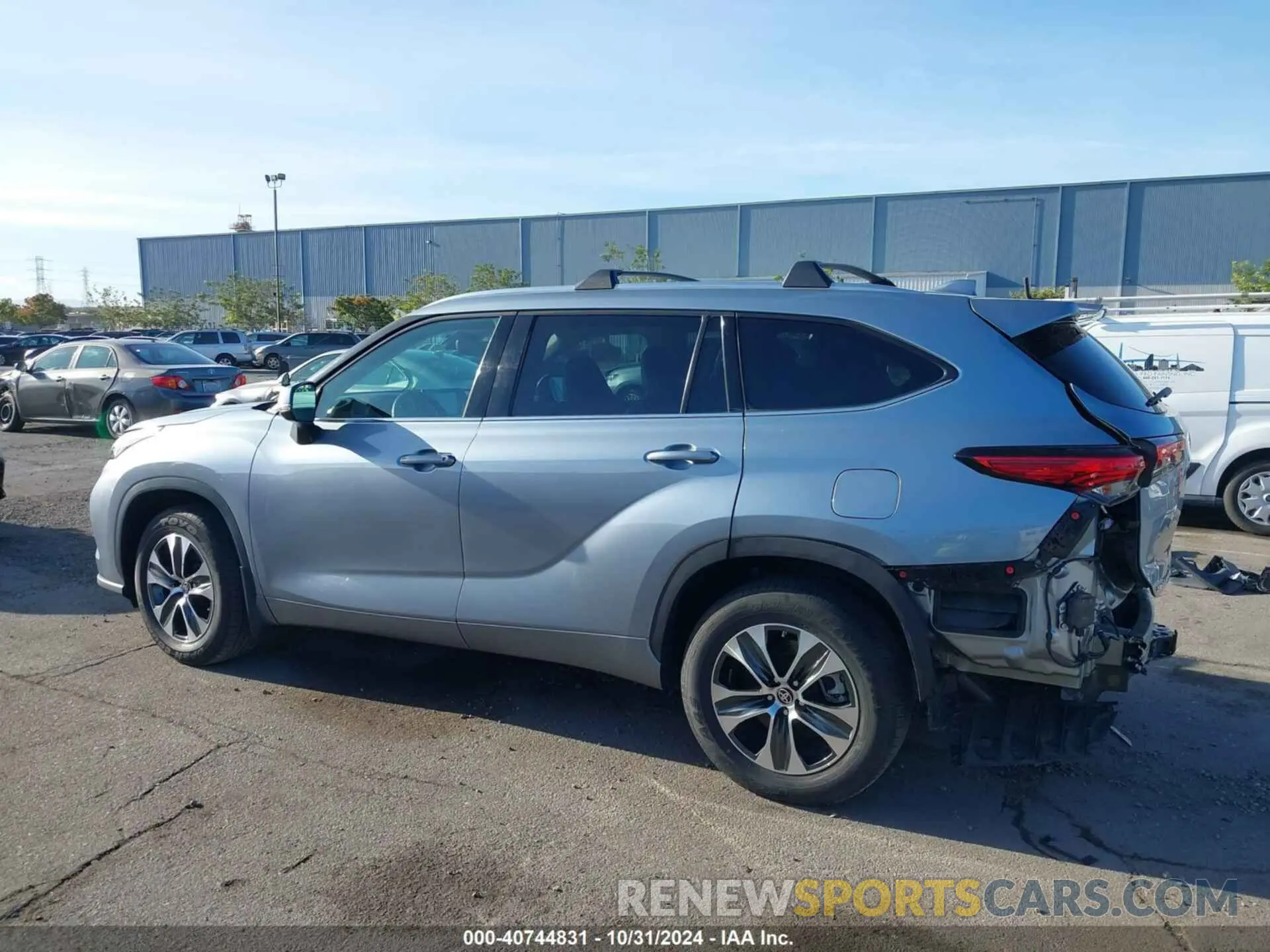 15 Photograph of a damaged car 5TDHZRBH6MS095313 TOYOTA HIGHLANDER 2021