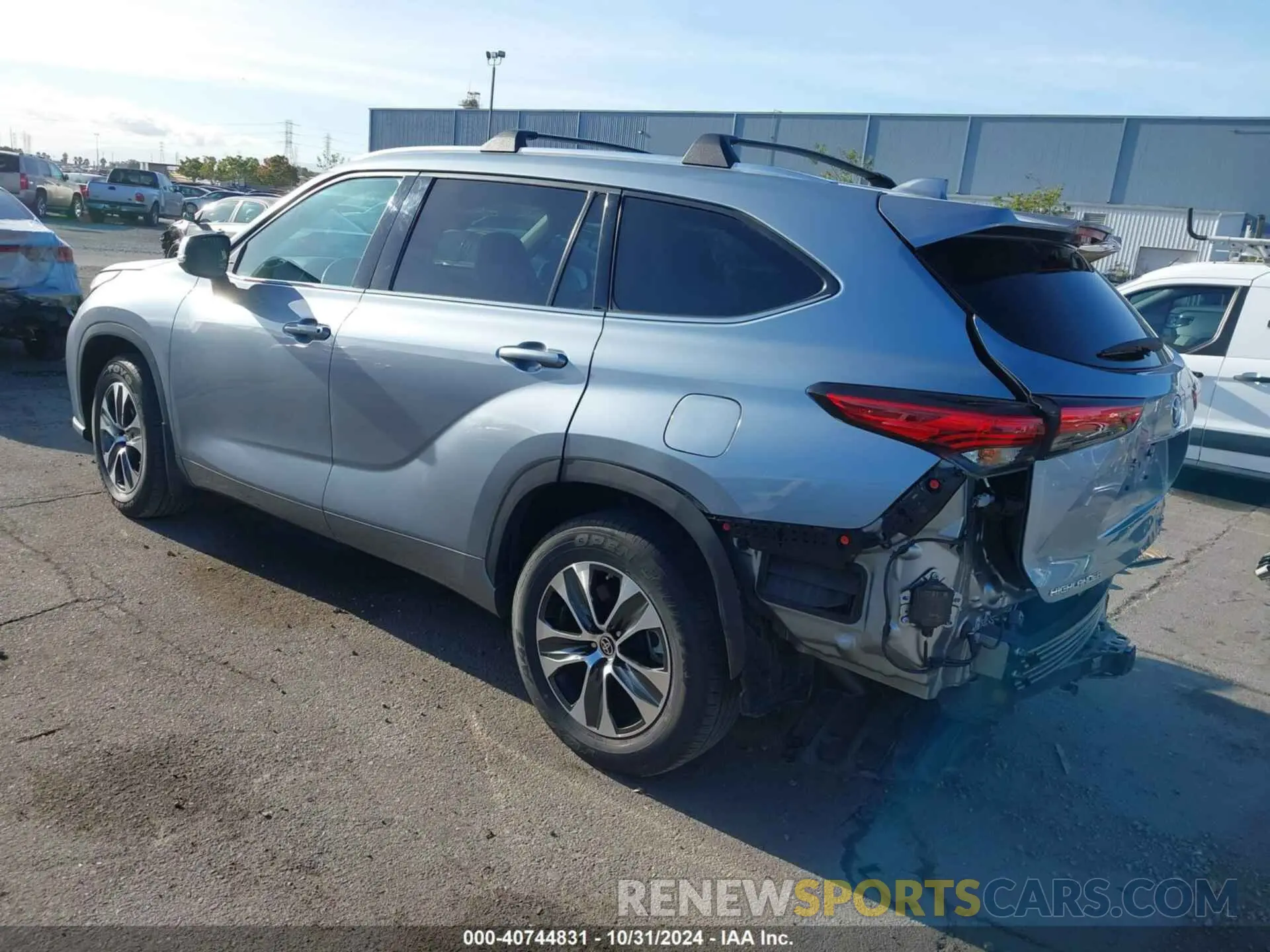 3 Photograph of a damaged car 5TDHZRBH6MS095313 TOYOTA HIGHLANDER 2021