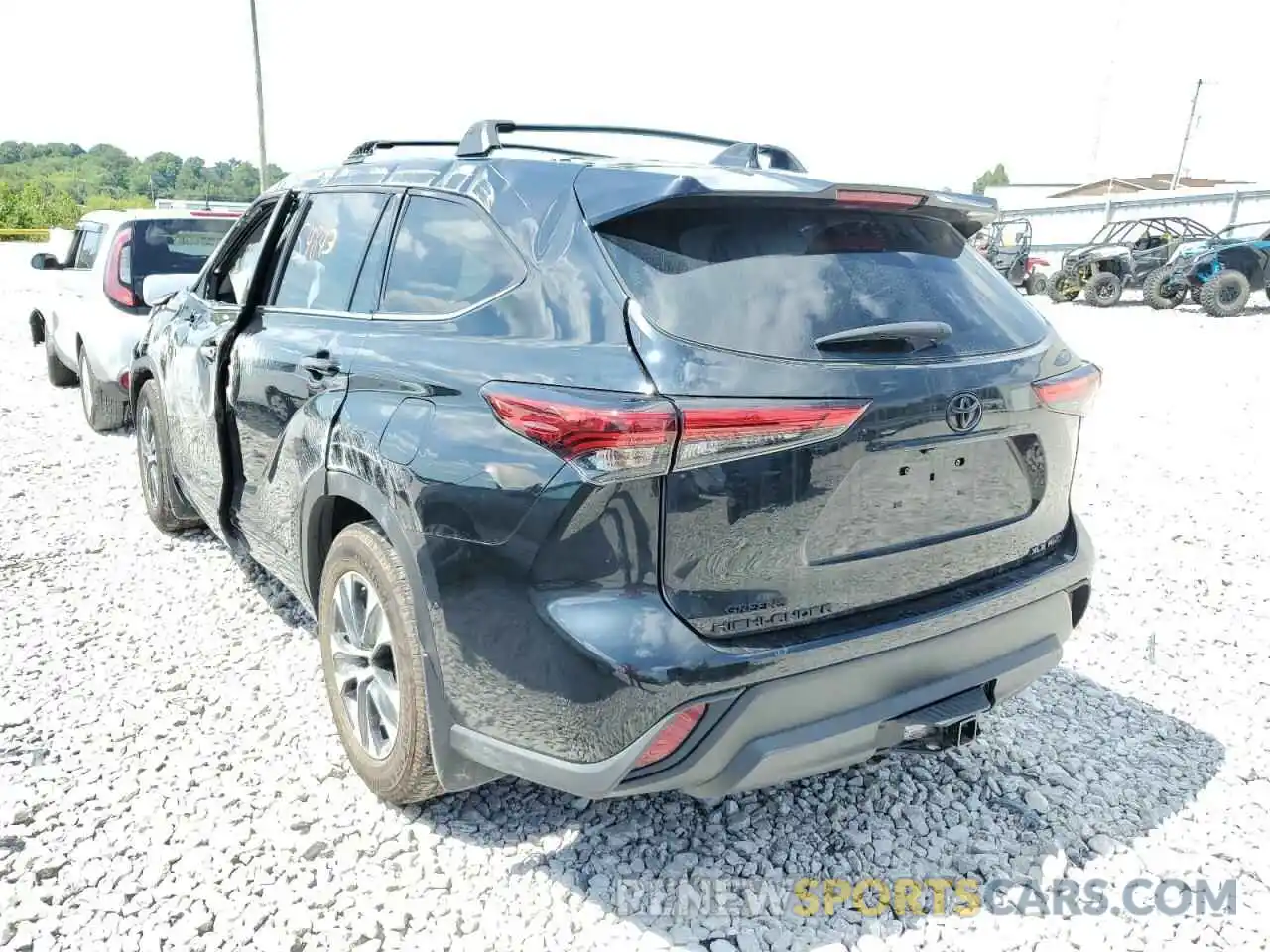 3 Photograph of a damaged car 5TDHZRBH6MS098194 TOYOTA HIGHLANDER 2021