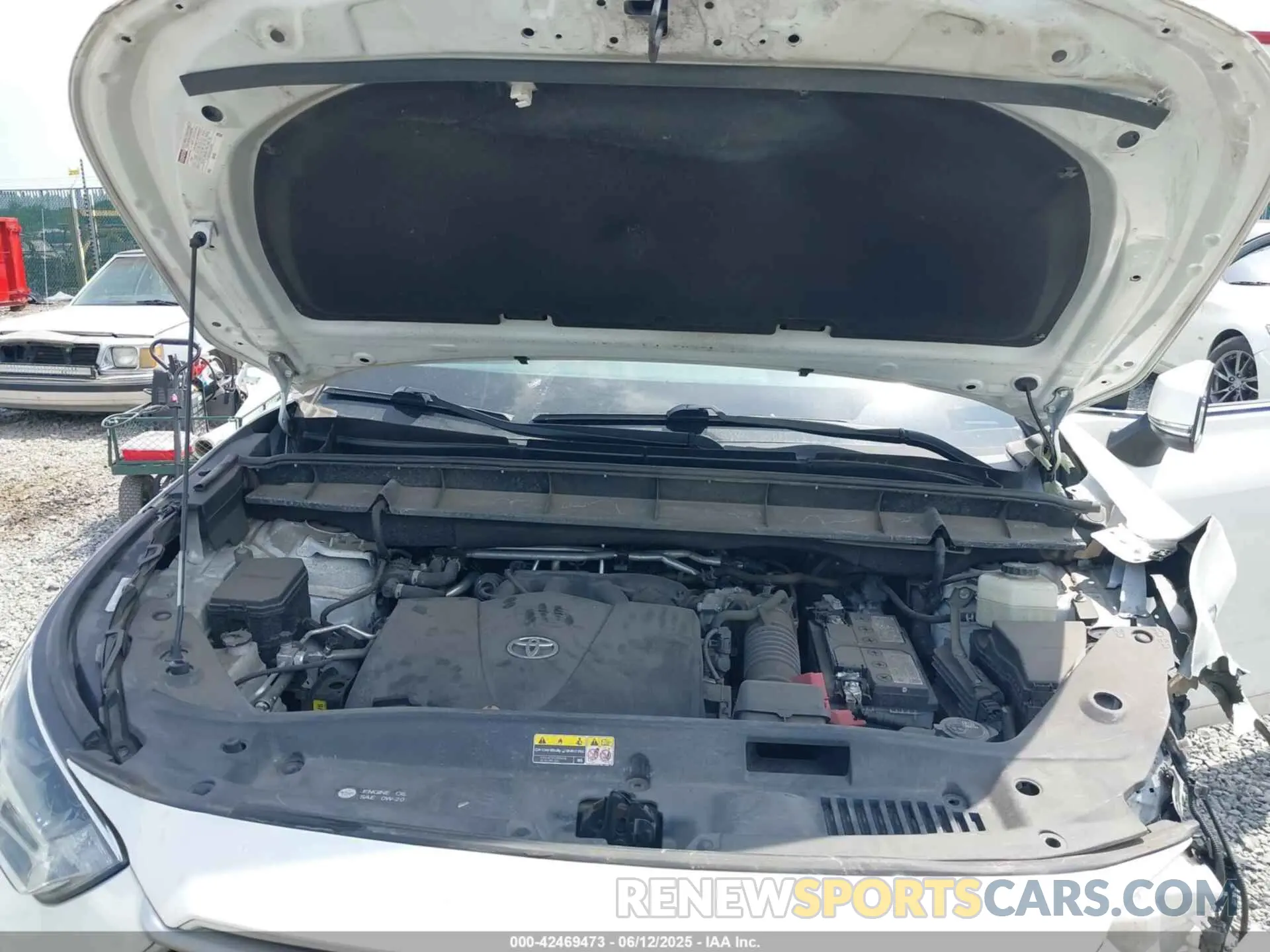 10 Photograph of a damaged car 5TDHZRBH6MS523283 TOYOTA HIGHLANDER 2021