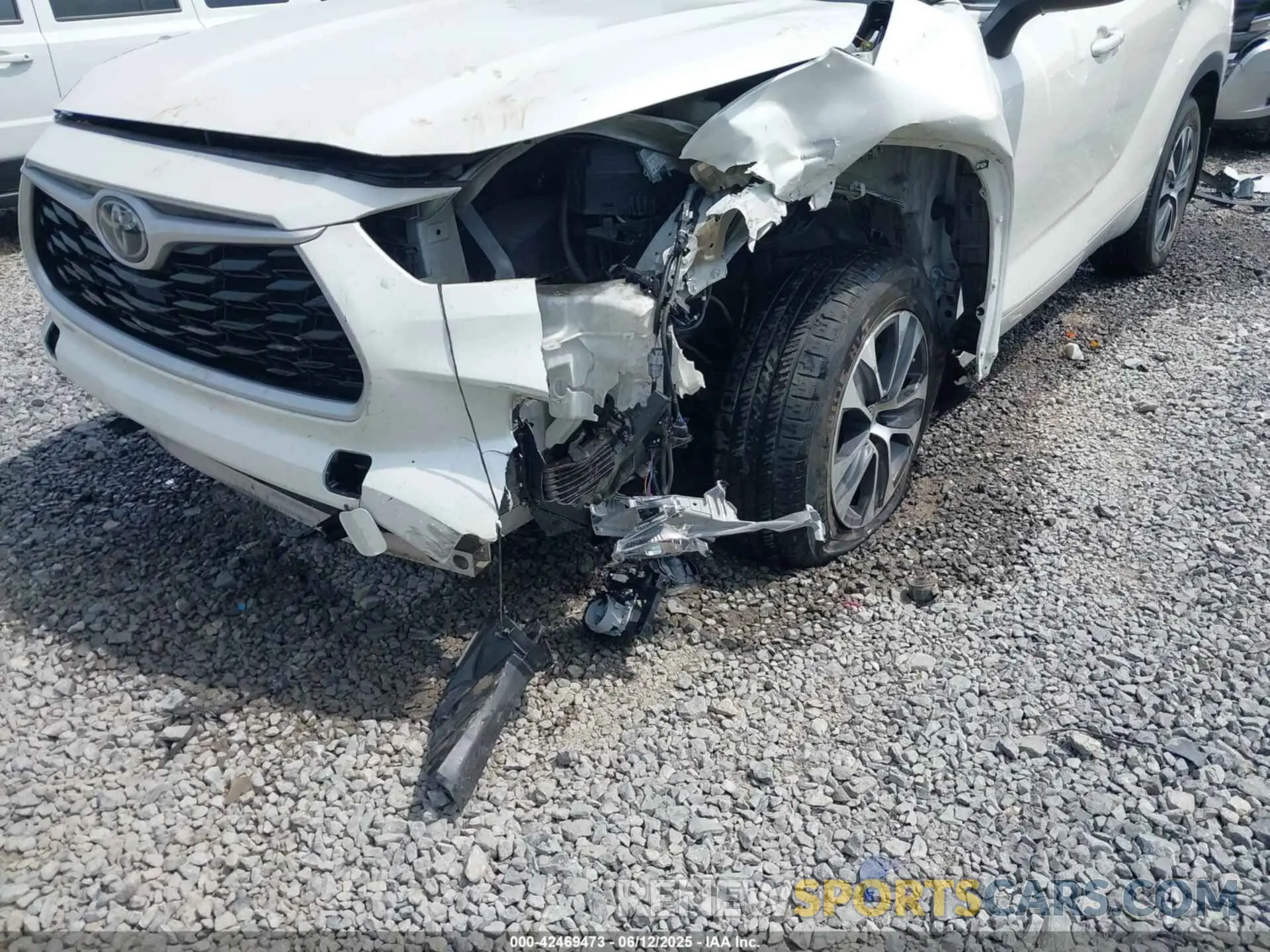 18 Photograph of a damaged car 5TDHZRBH6MS523283 TOYOTA HIGHLANDER 2021