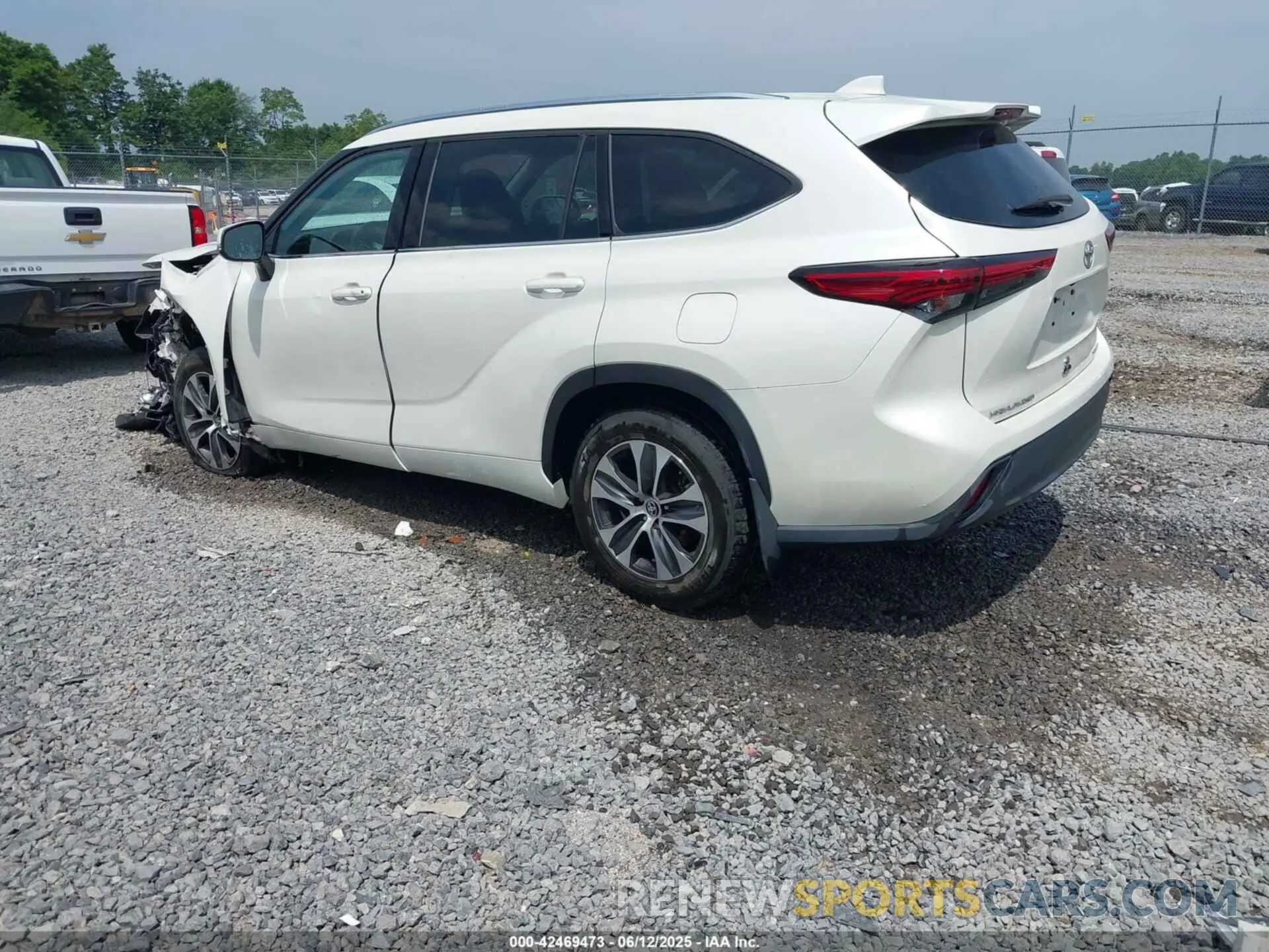 3 Photograph of a damaged car 5TDHZRBH6MS523283 TOYOTA HIGHLANDER 2021