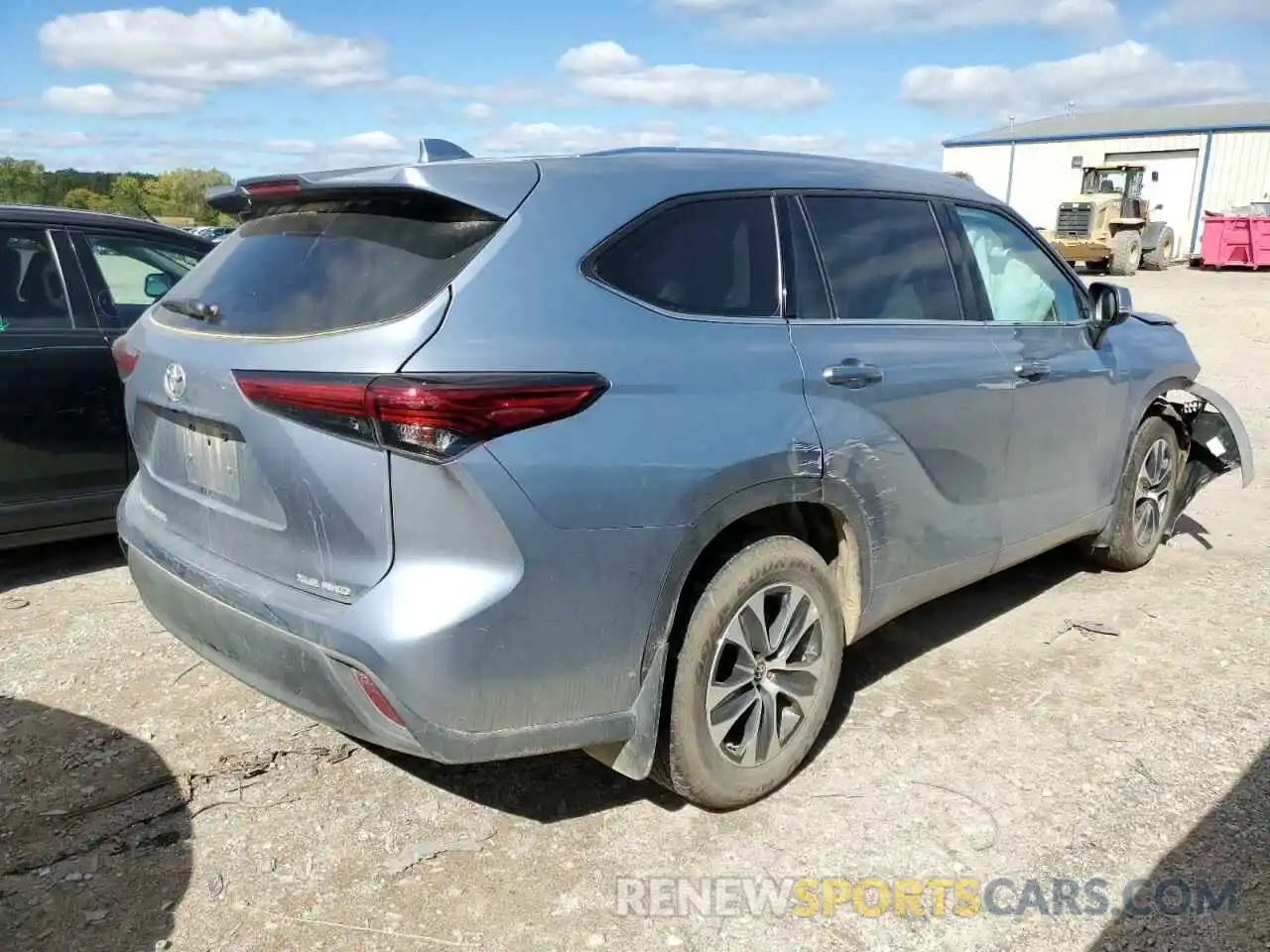 4 Photograph of a damaged car 5TDHZRBH7MS139190 TOYOTA HIGHLANDER 2021