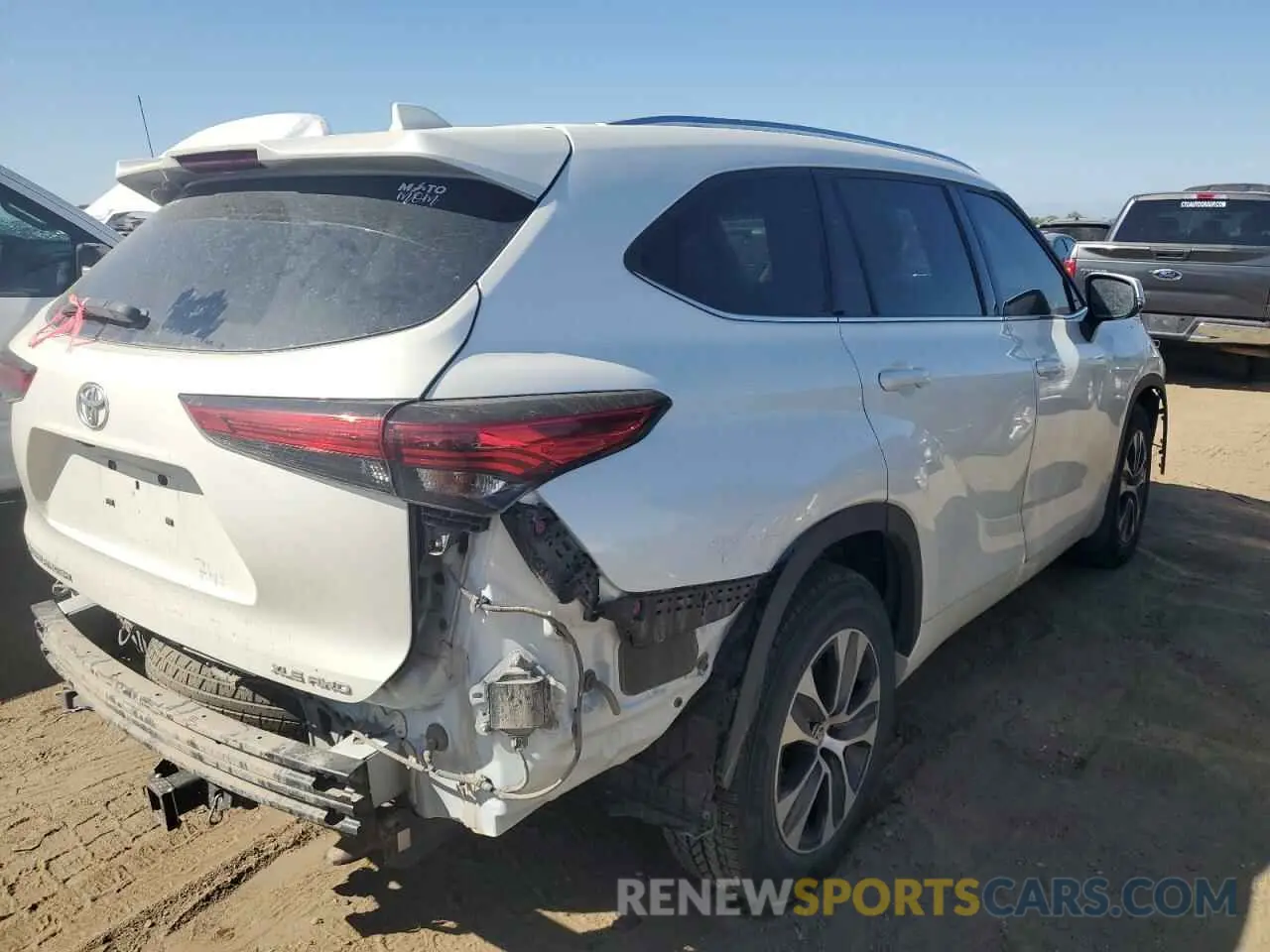 3 Photograph of a damaged car 5TDHZRBH8MS080831 TOYOTA HIGHLANDER 2021