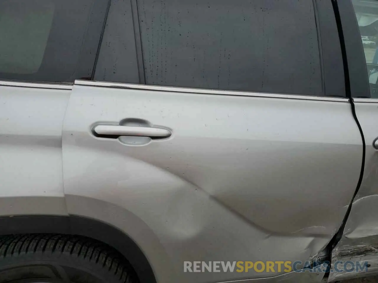 11 Photograph of a damaged car 5TDHZRBH8MS535368 TOYOTA HIGHLANDER 2021