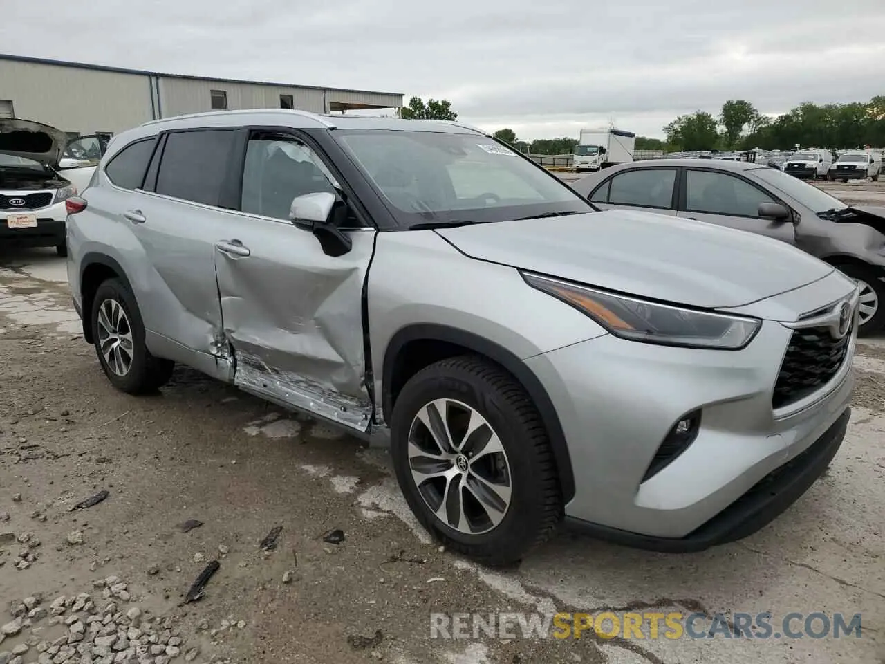4 Photograph of a damaged car 5TDHZRBH8MS535368 TOYOTA HIGHLANDER 2021