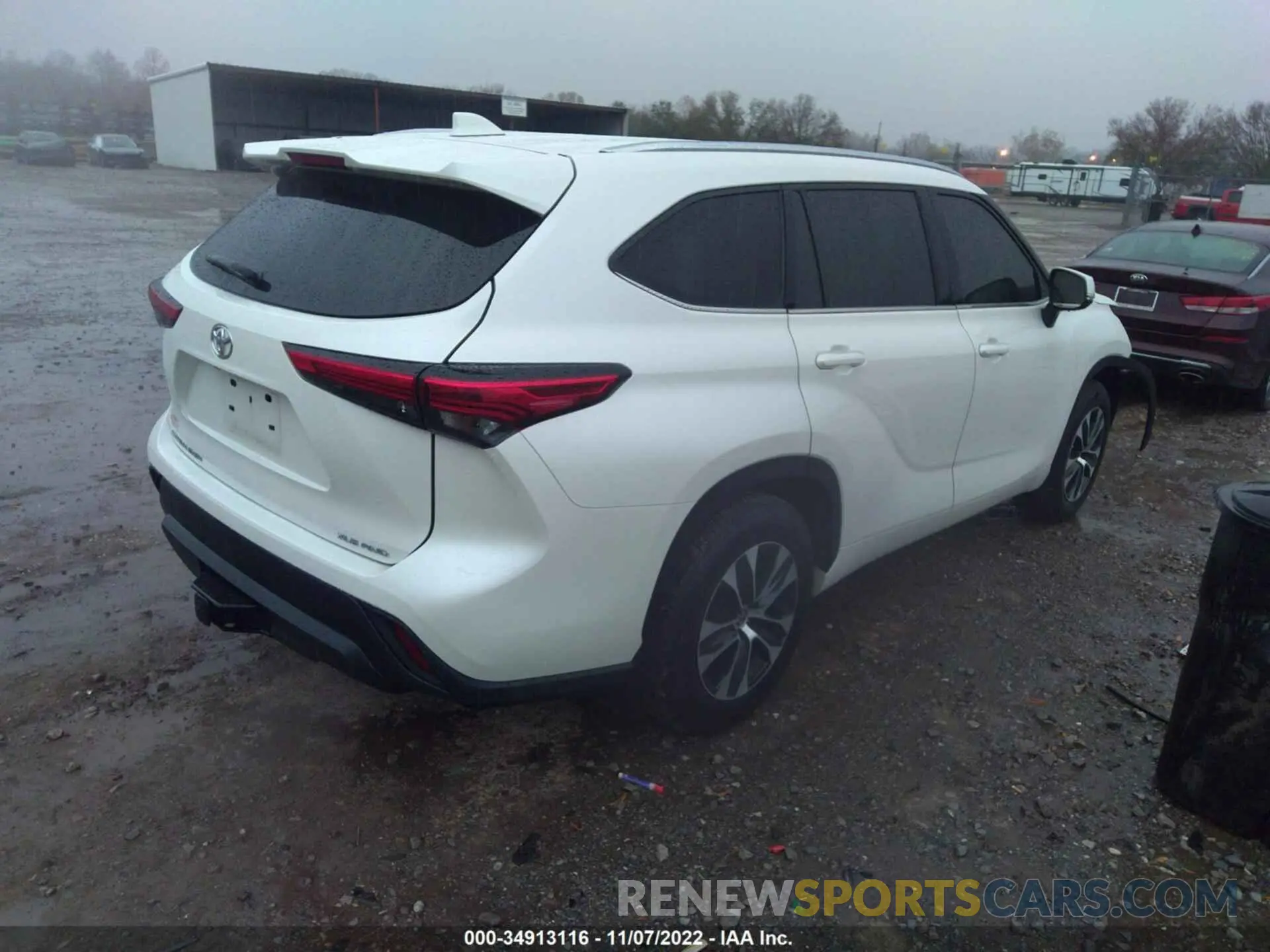 4 Photograph of a damaged car 5TDHZRBH8MS545236 TOYOTA HIGHLANDER 2021