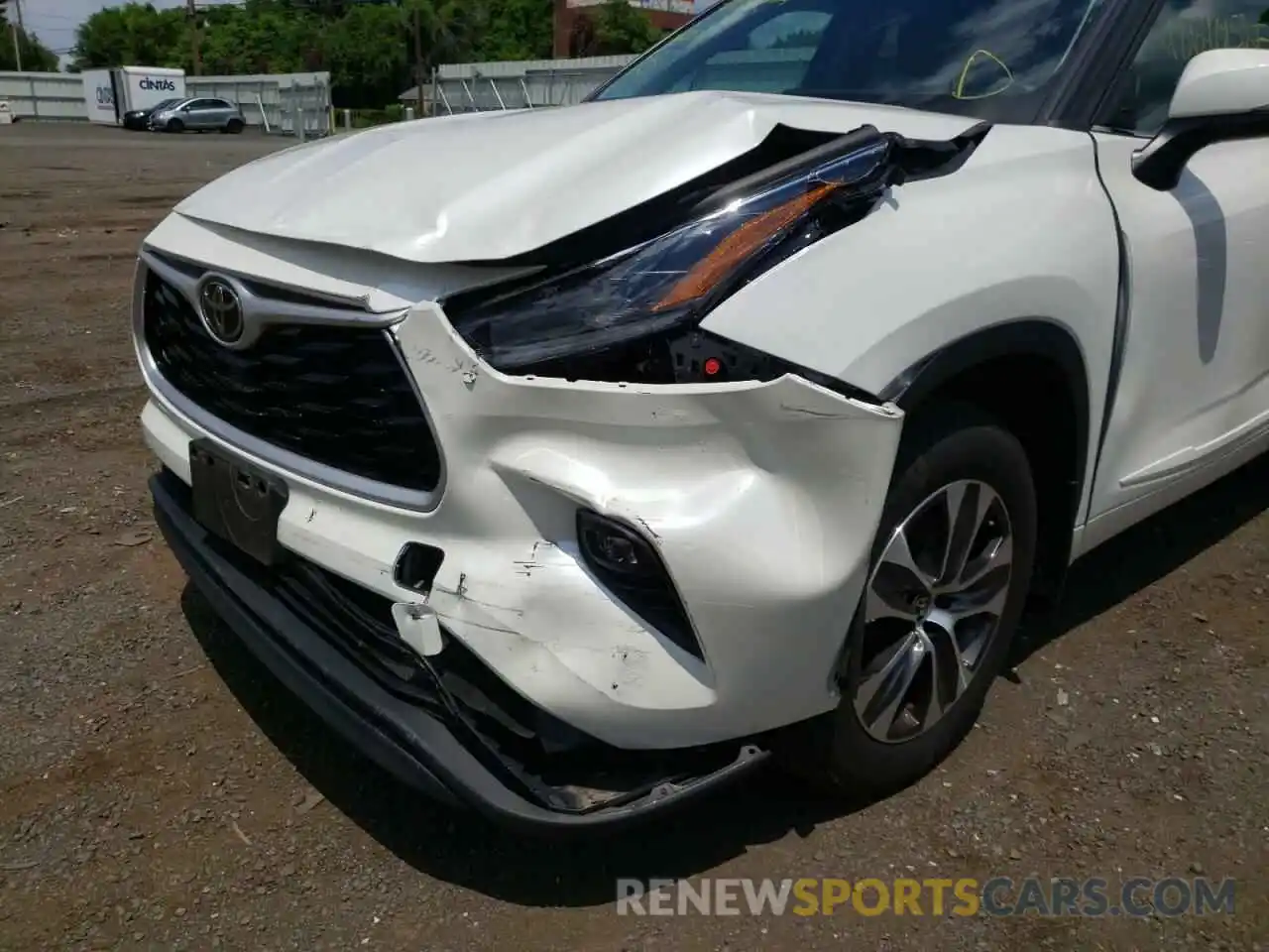 9 Photograph of a damaged car 5TDHZRBH8MS552381 TOYOTA HIGHLANDER 2021