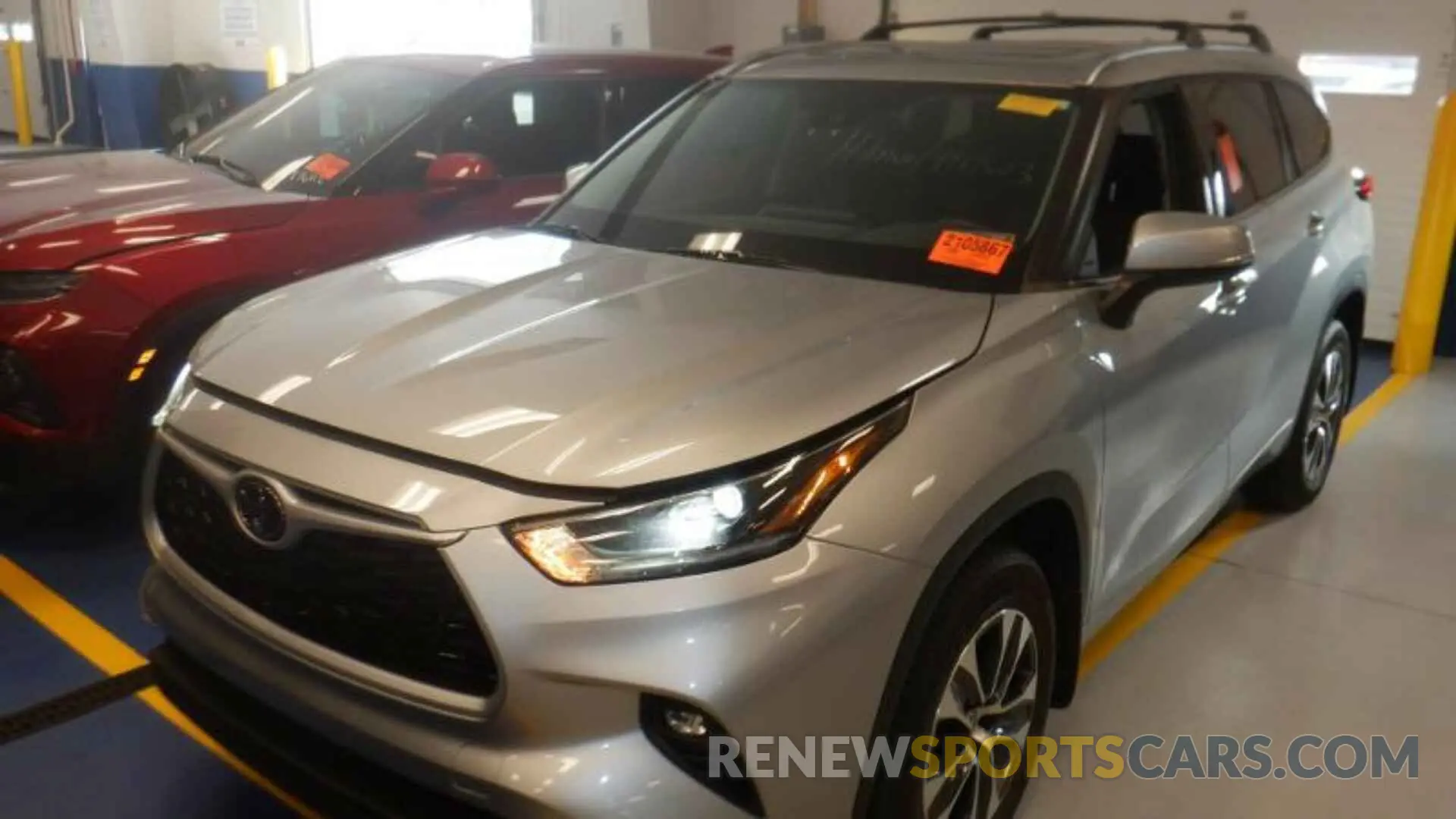 1 Photograph of a damaged car 5TDHZRBH8MS558360 TOYOTA HIGHLANDER 2021