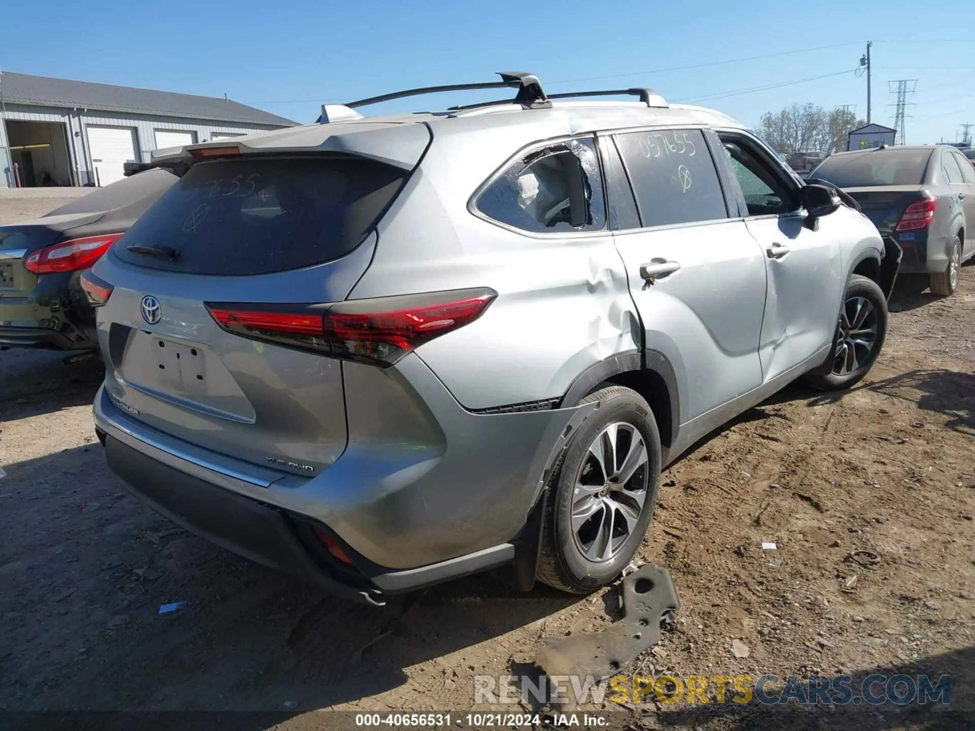 4 Photograph of a damaged car 5TDHZRBH9MS057655 TOYOTA HIGHLANDER 2021