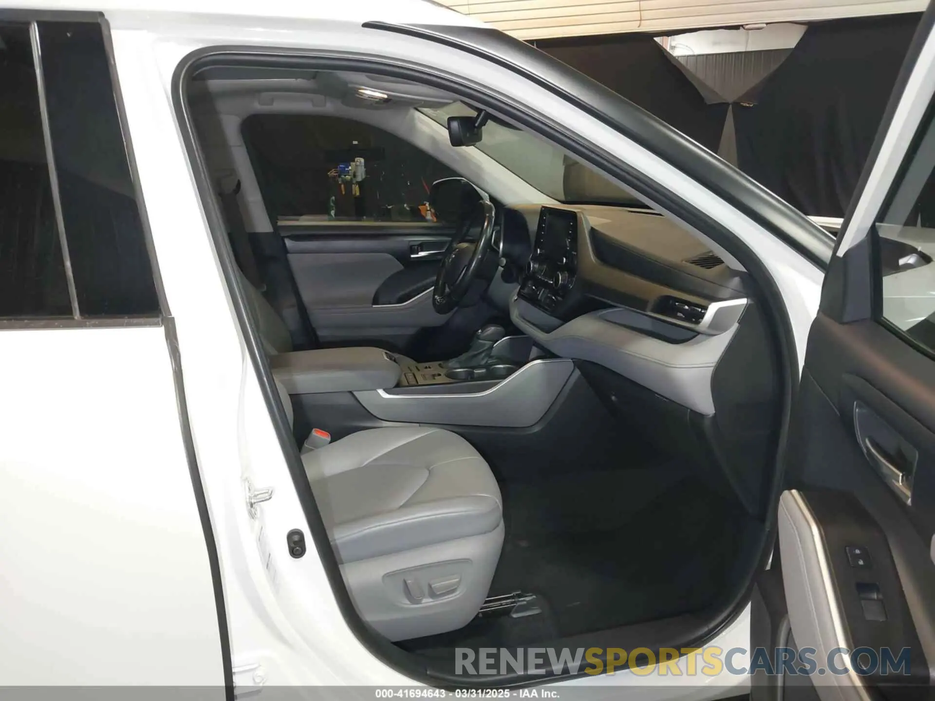 5 Photograph of a damaged car 5TDHZRBH9MS078313 TOYOTA HIGHLANDER 2021