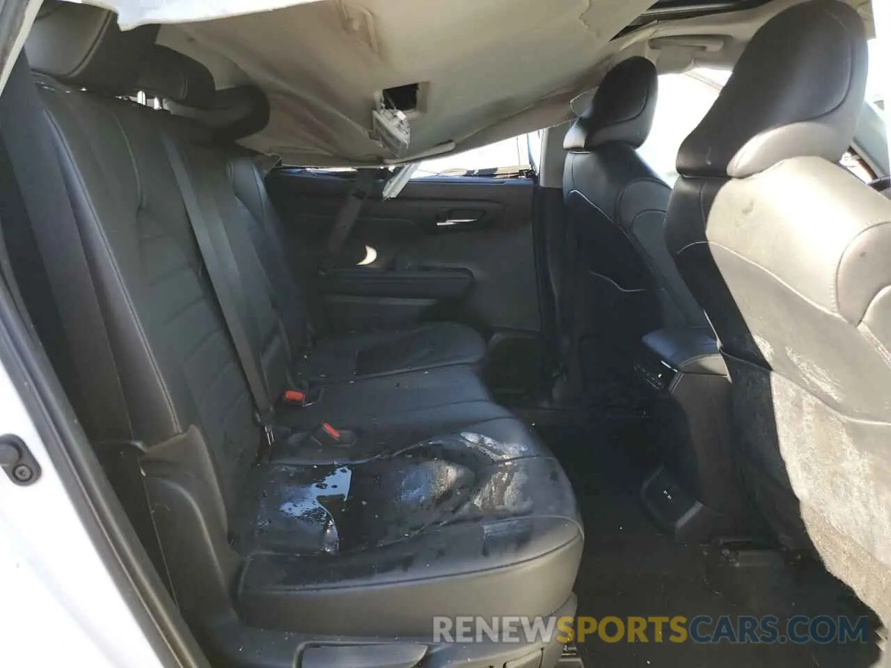 11 Photograph of a damaged car 5TDHZRBH9MS104358 TOYOTA HIGHLANDER 2021