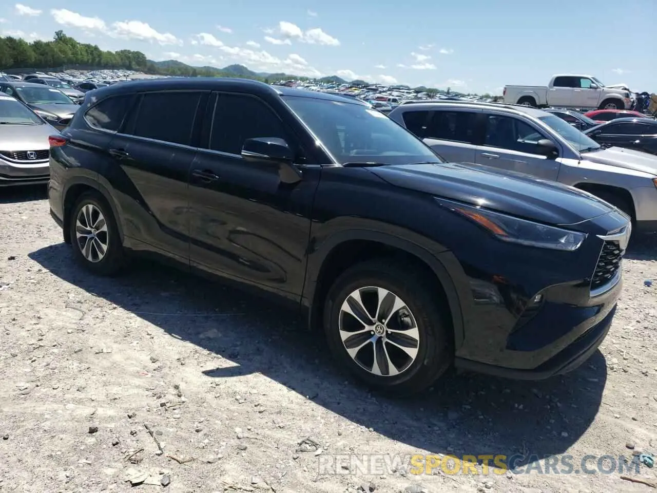 4 Photograph of a damaged car 5TDHZRBH9MS128000 TOYOTA HIGHLANDER 2021