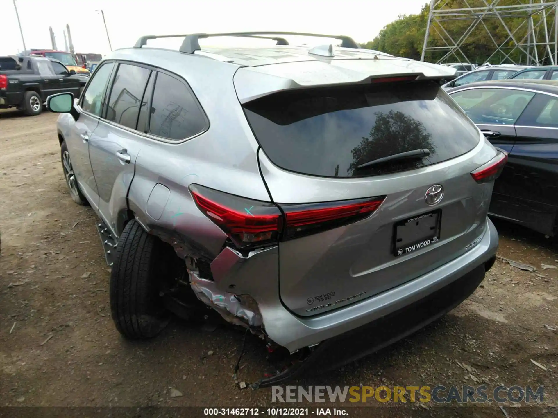 3 Photograph of a damaged car 5TDHZRBH9MS536559 TOYOTA HIGHLANDER 2021