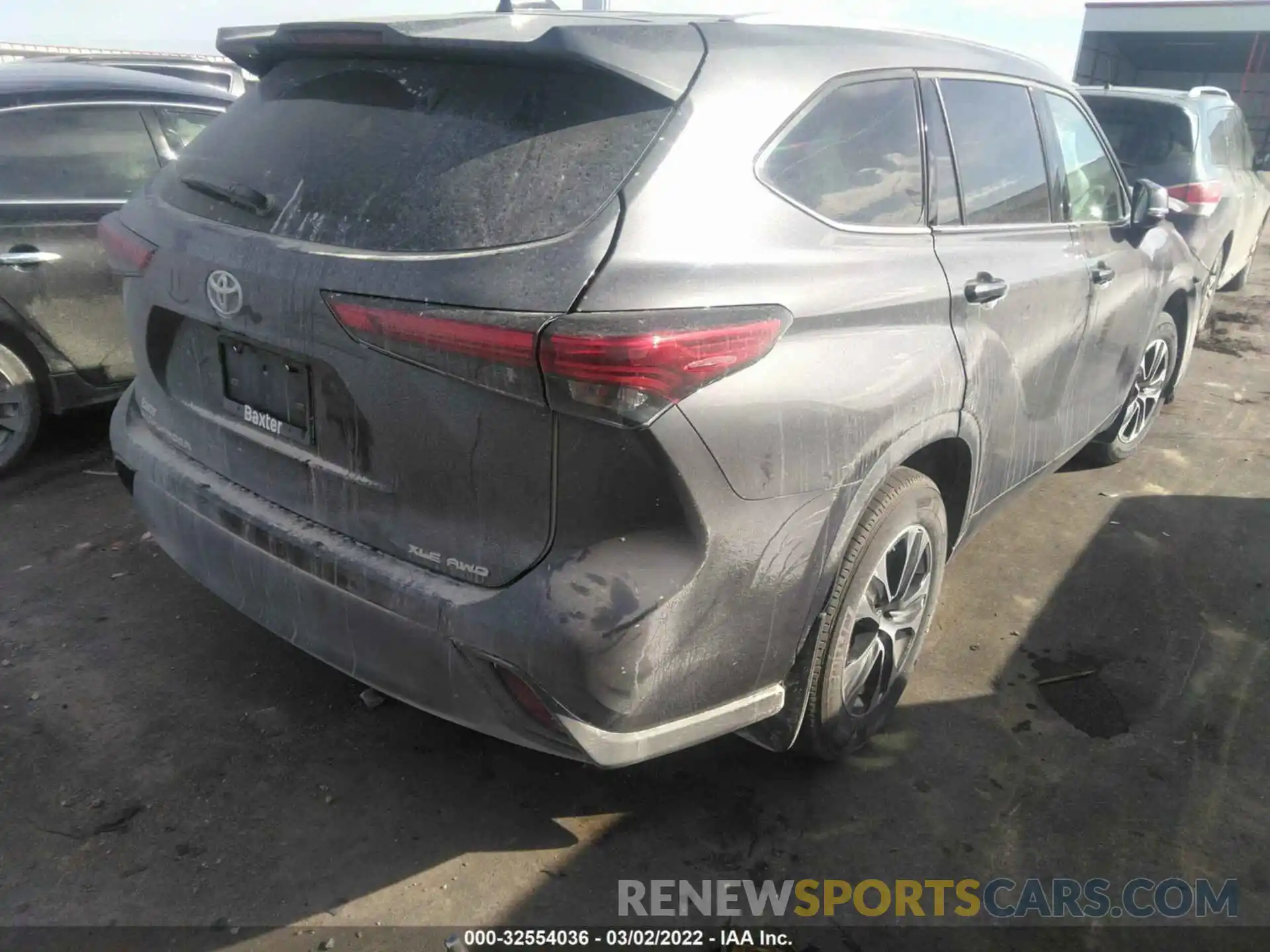 4 Photograph of a damaged car 5TDHZRBHXMS539101 TOYOTA HIGHLANDER 2021