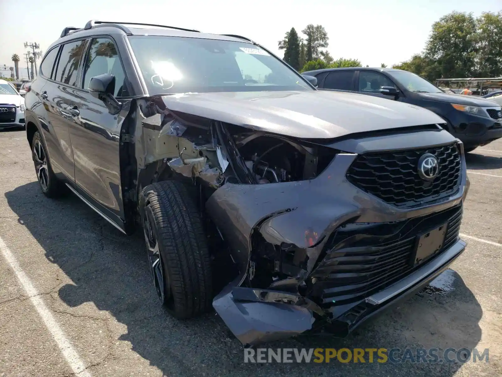 9 Photograph of a damaged car 5TDJZRAH0MS048393 TOYOTA HIGHLANDER 2021