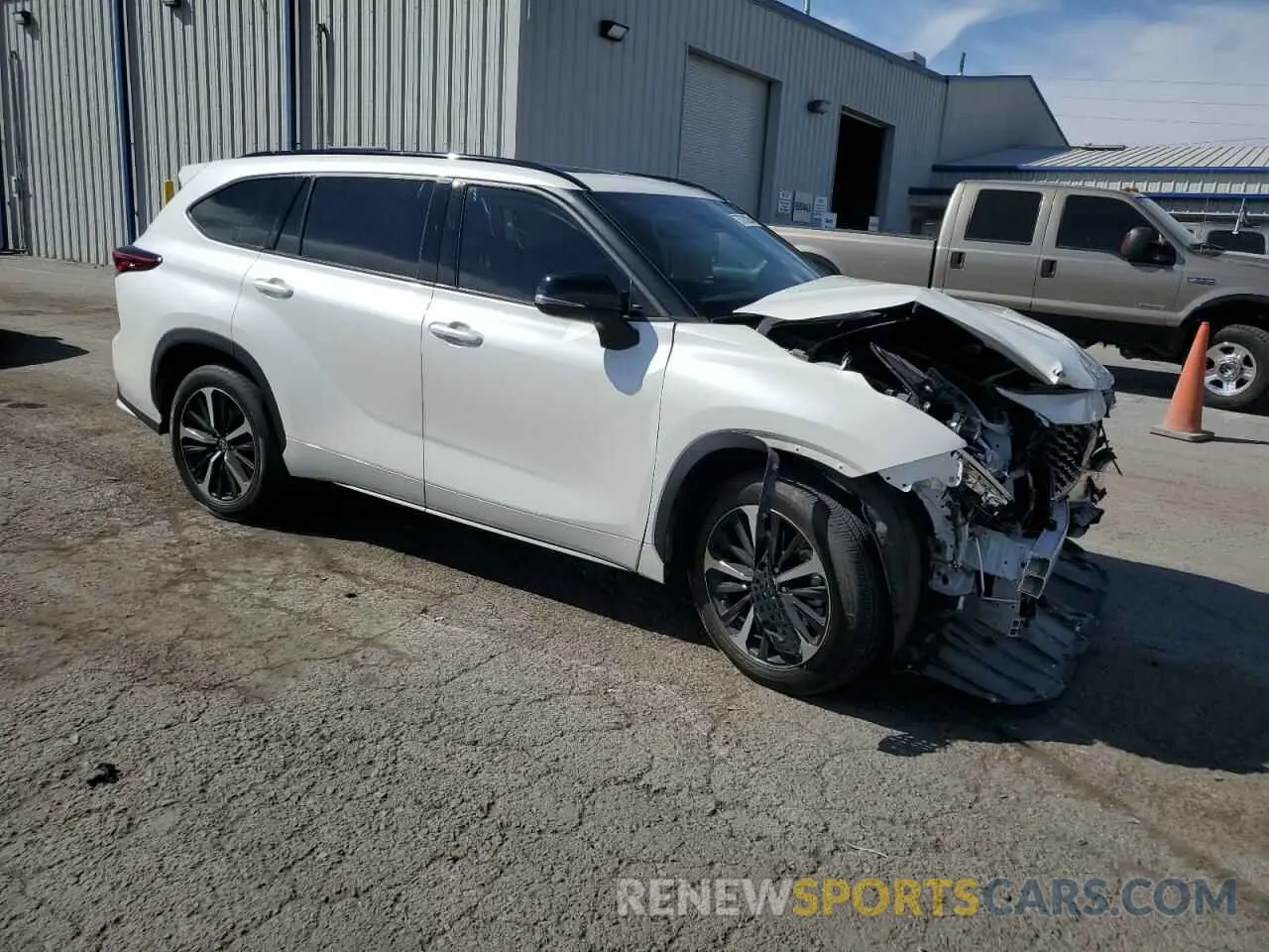 4 Photograph of a damaged car 5TDJZRAH1MS066711 TOYOTA HIGHLANDER 2021