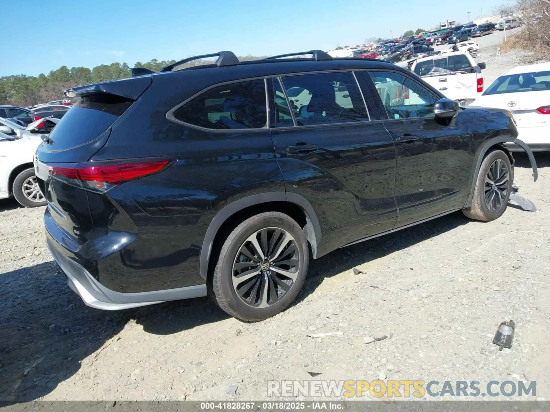 4 Photograph of a damaged car 5TDJZRAH7MS031865 TOYOTA HIGHLANDER 2021