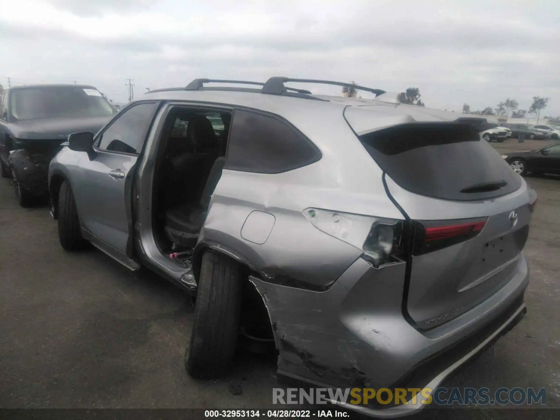 3 Photograph of a damaged car 5TDJZRAH9MS056993 TOYOTA HIGHLANDER 2021