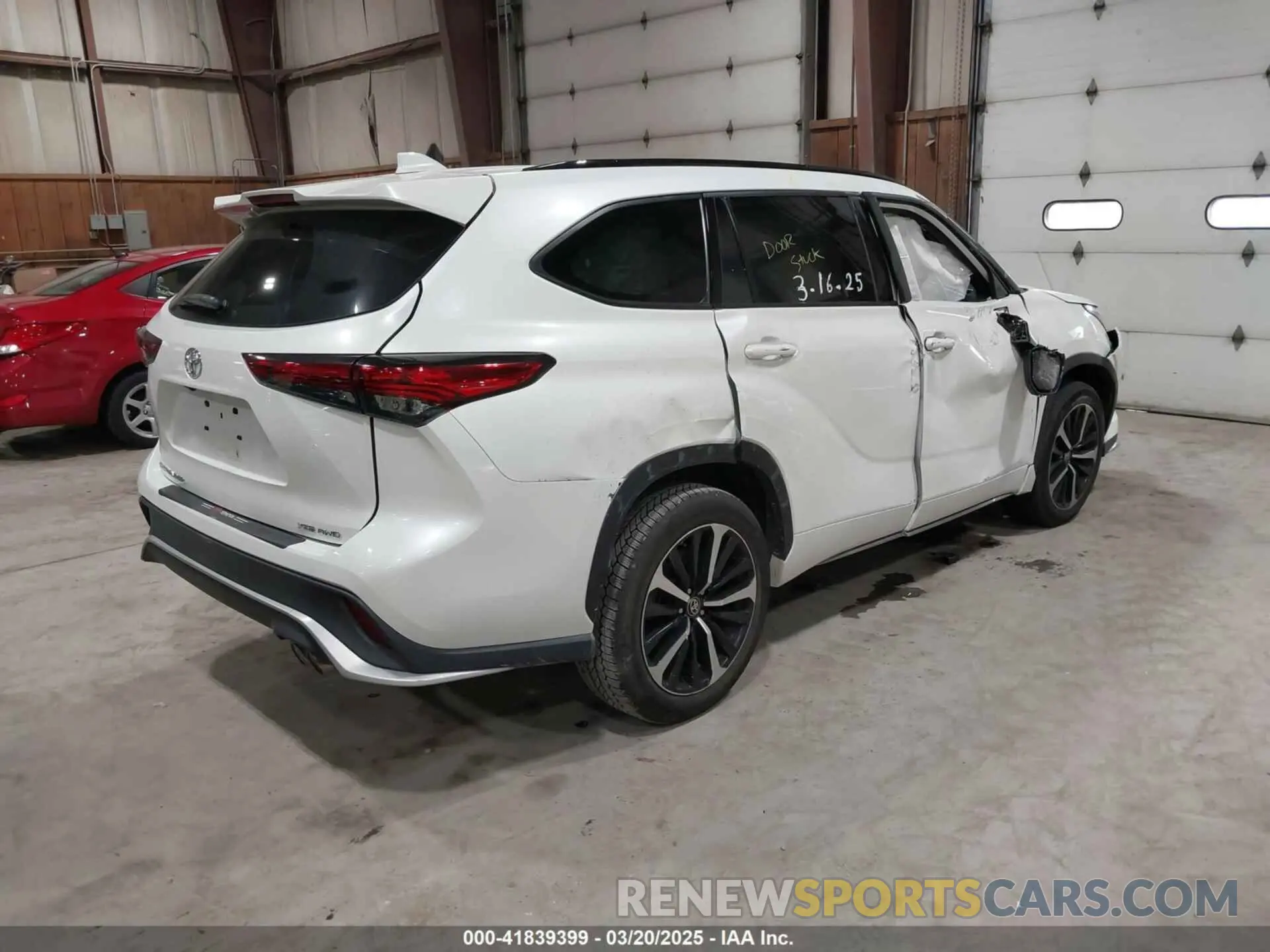 4 Photograph of a damaged car 5TDJZRBH0MS059585 TOYOTA HIGHLANDER 2021