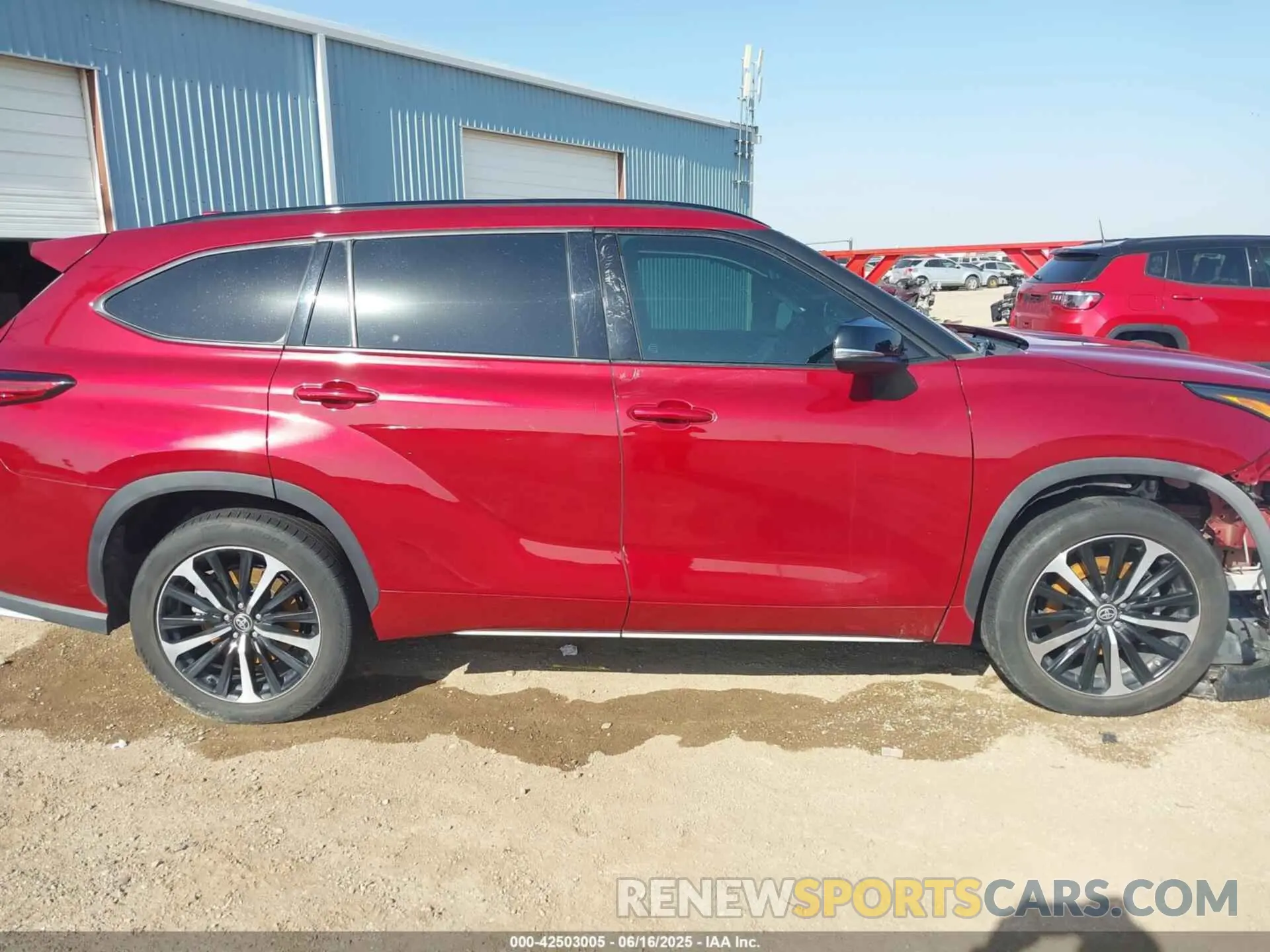 13 Photograph of a damaged car 5TDJZRBH0MS062146 TOYOTA HIGHLANDER 2021